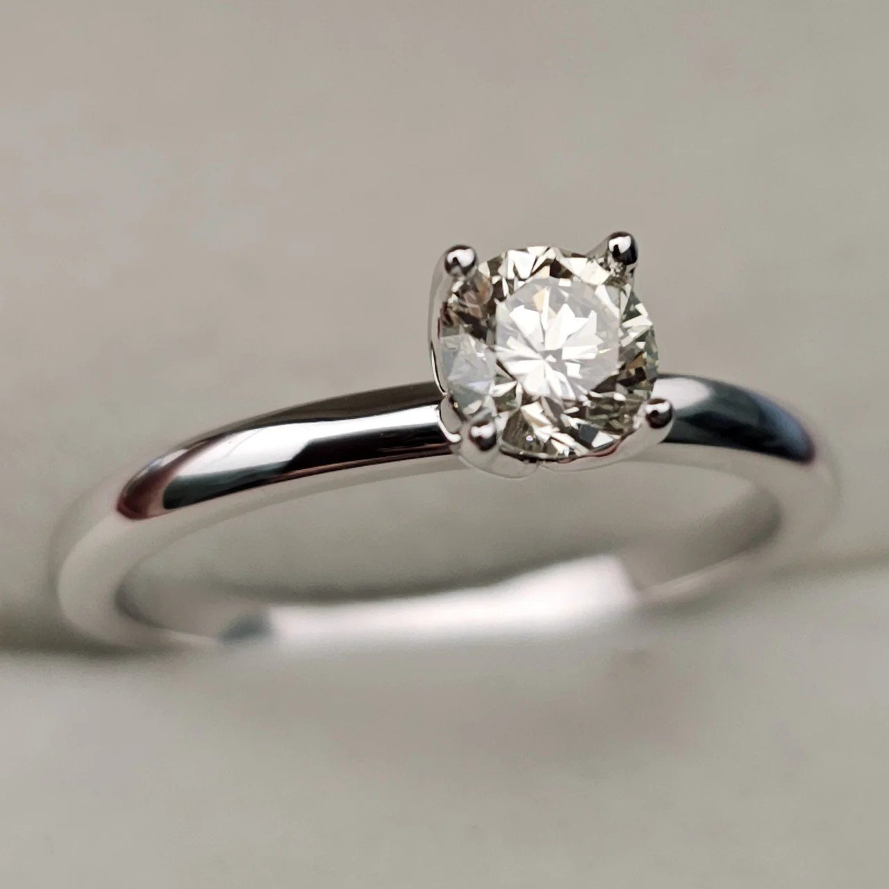 Кольцо Deimantas 106864246 16,5р 2,38гр 0,41ct. купить,NaN