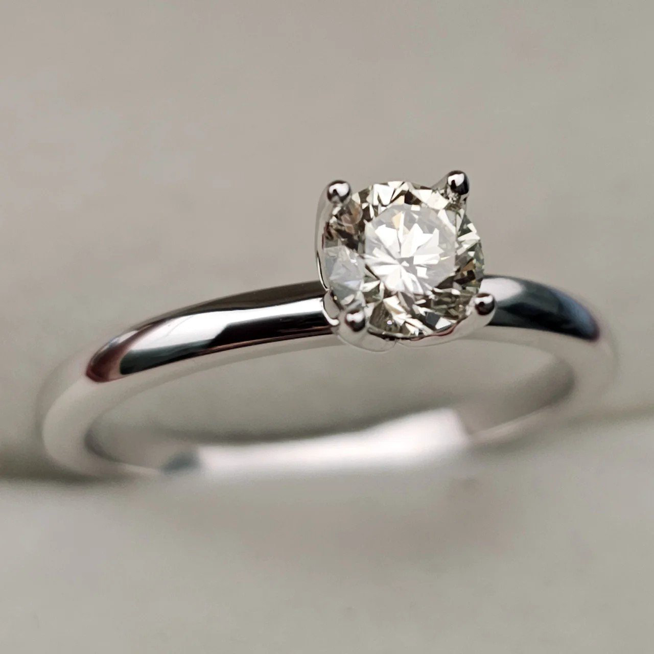 Кольцо Deimantas 106864246 16,5р 2,38гр 0,41ct. купить,NaN