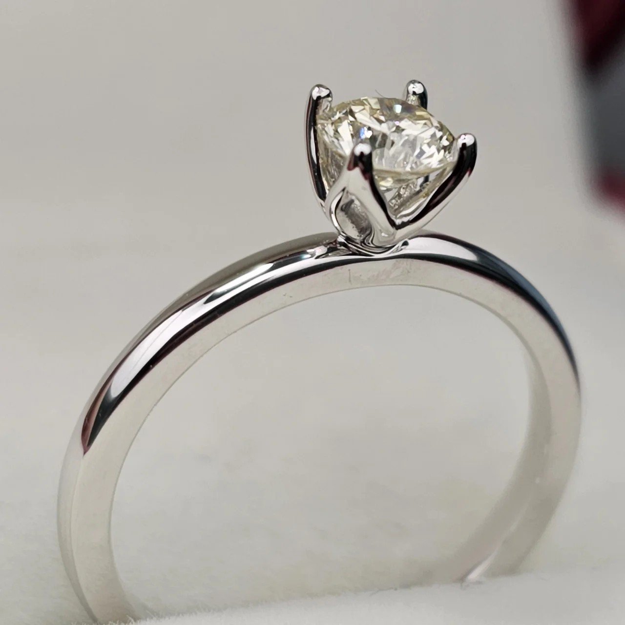 Кольцо Deimantas 106864246 16,5р 2,38гр 0,41ct. купить,NaN