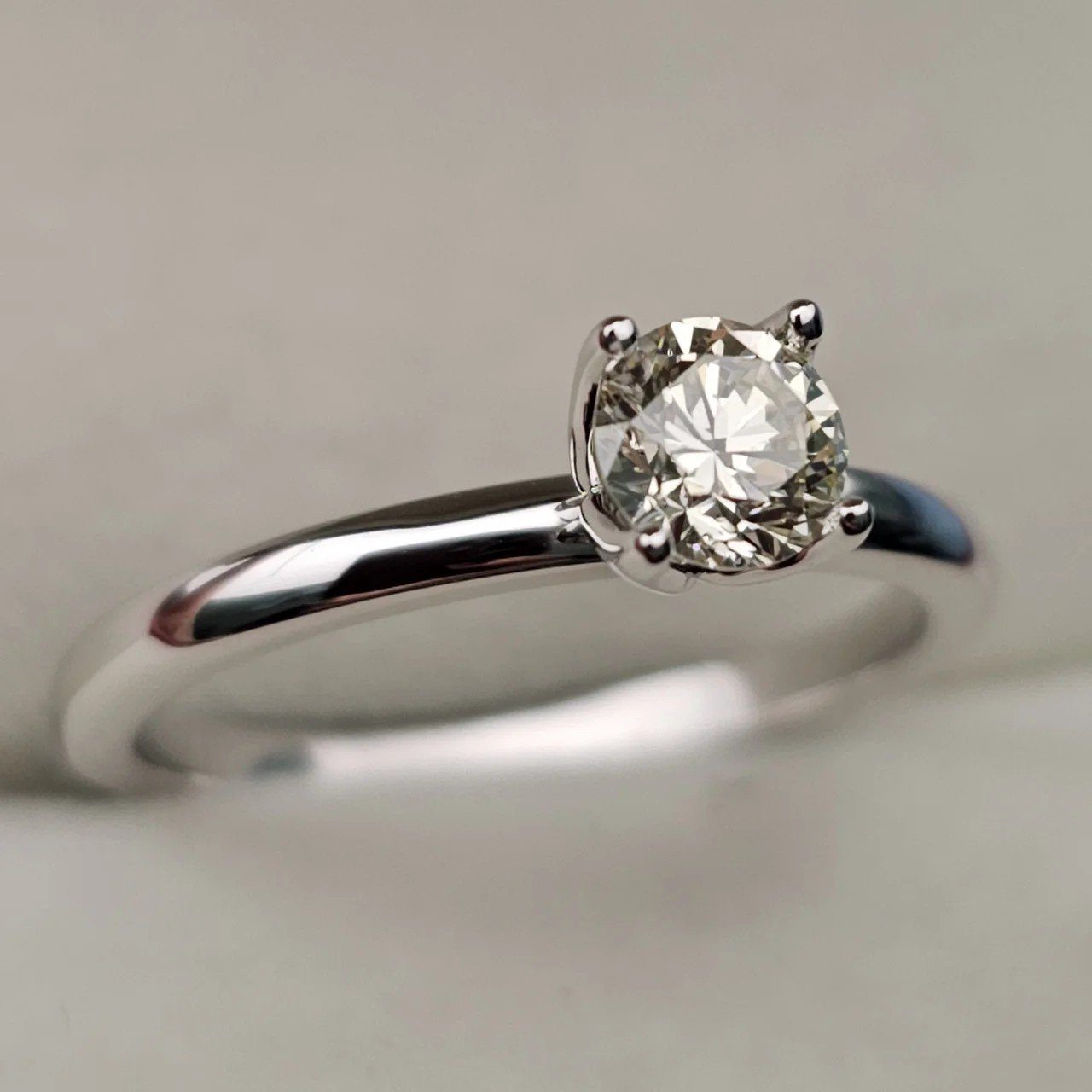 Кольцо Deimantas 106864246 16,5р 2,38гр 0,41ct. купить,NaN