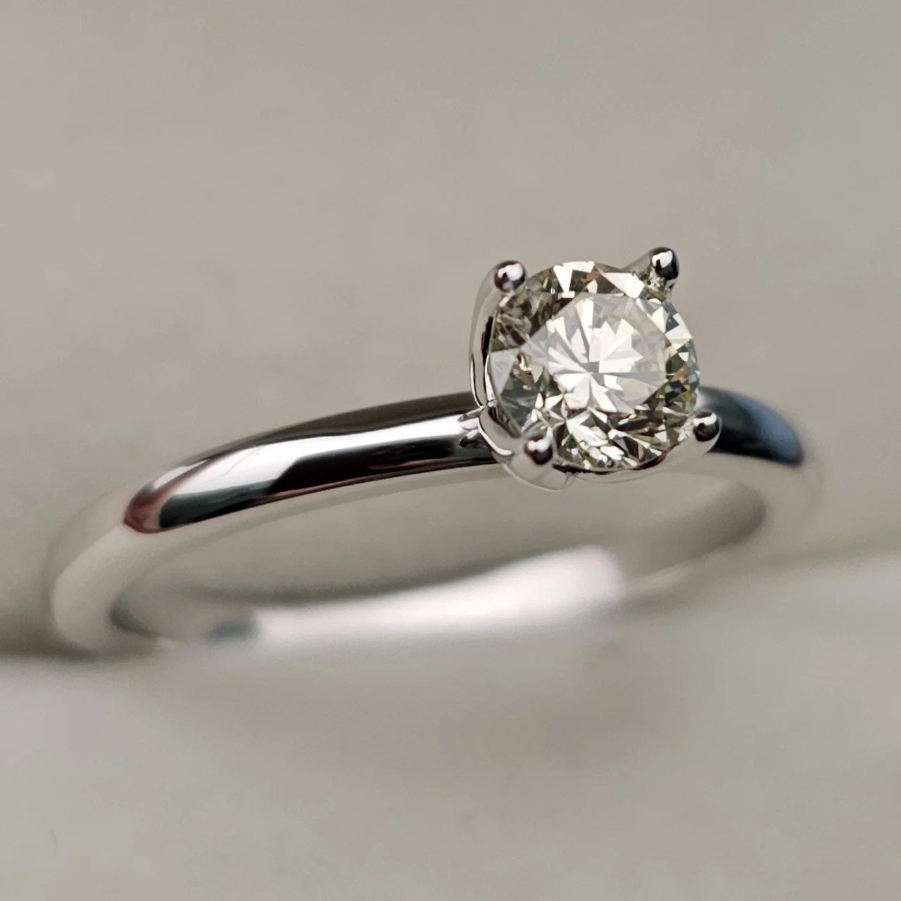 Кольцо Deimantas 106864246 16,5р 2,38гр 0,41ct. купить,NaN