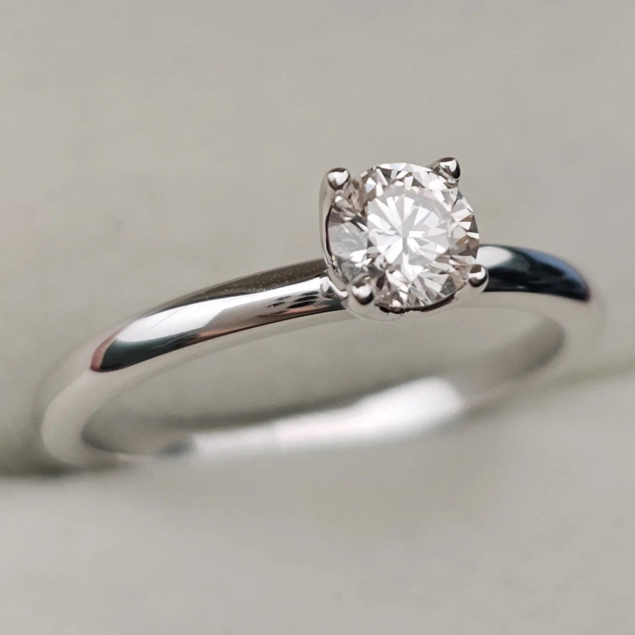 Кольцо Deimantas 106864206 16,5р 0,32гр 0,32ct. купить,NaN