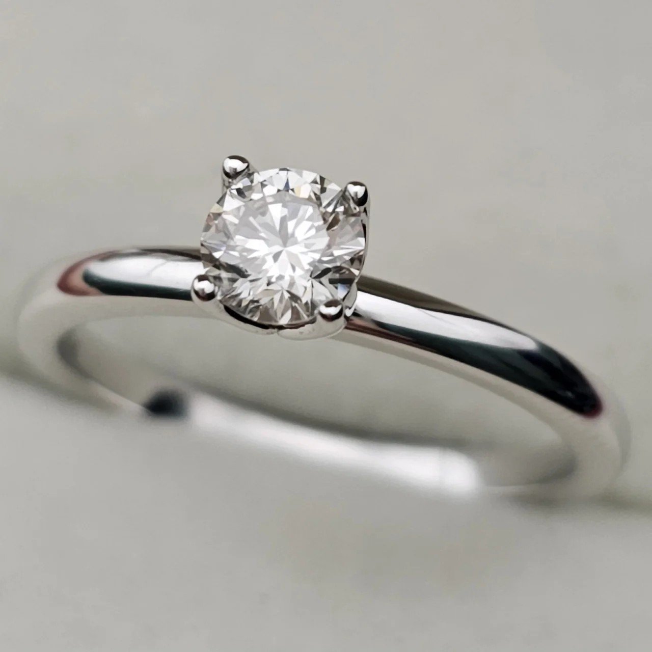 Кольцо Deimantas 106864206 16,5р 0,32гр 0,32ct. купить,NaN