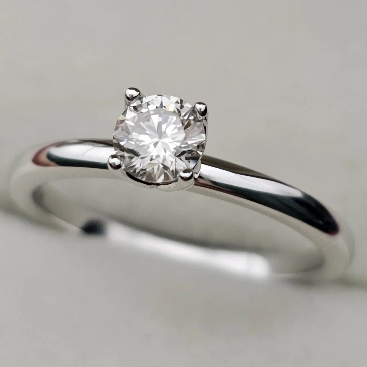 Кольцо Deimantas 106864206 16,5р 0,32гр 0,32ct. купить,NaN