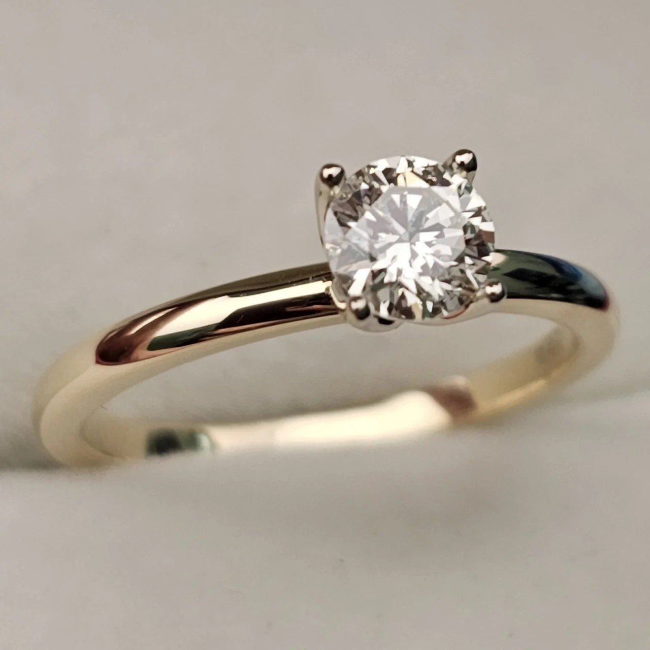 Кольцо Deimantas 106864391 16,5р 2,31гр 0,5ct. купить,NaN