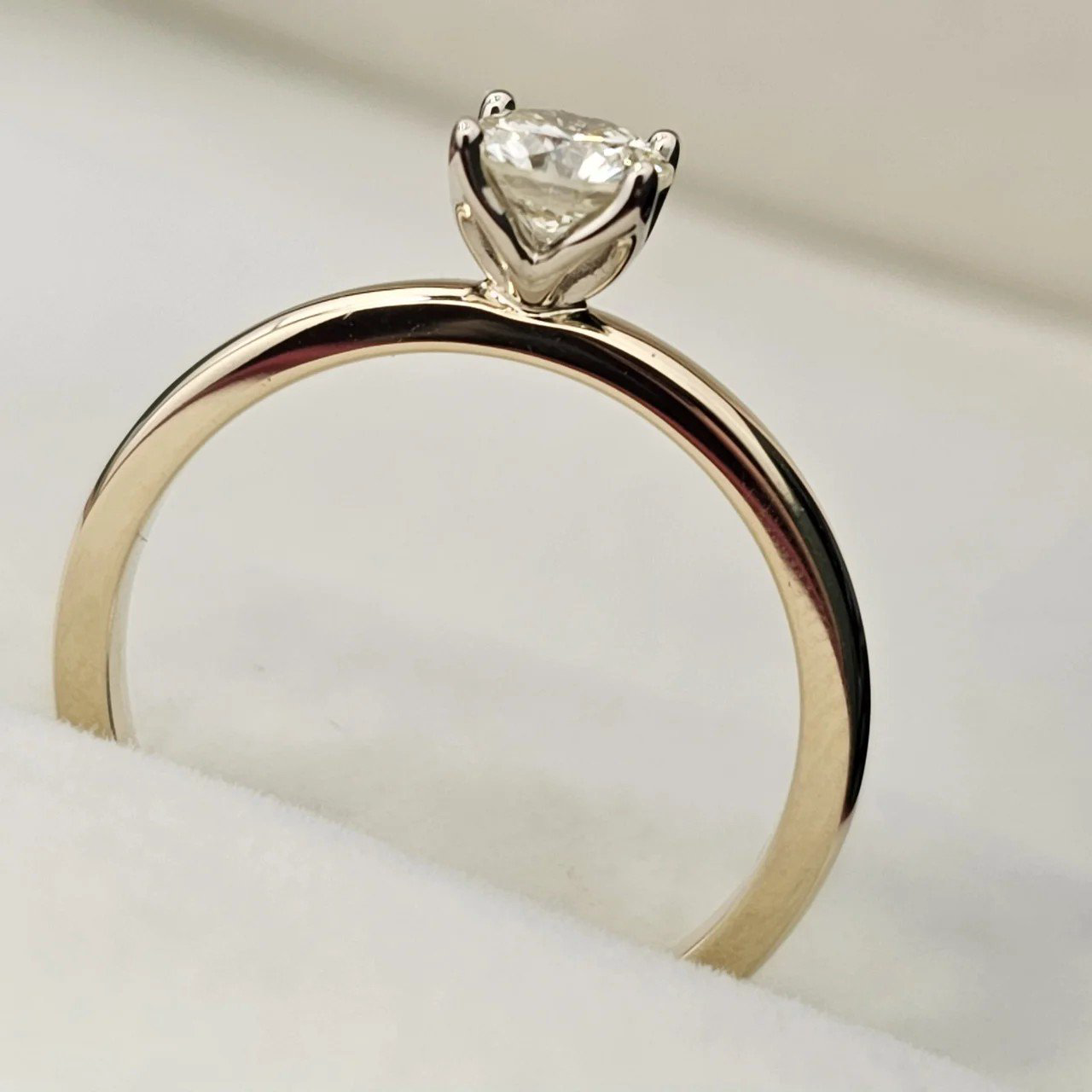 Кольцо Deimantas 106864391 16,5р 2,31гр 0,5ct. купить,NaN