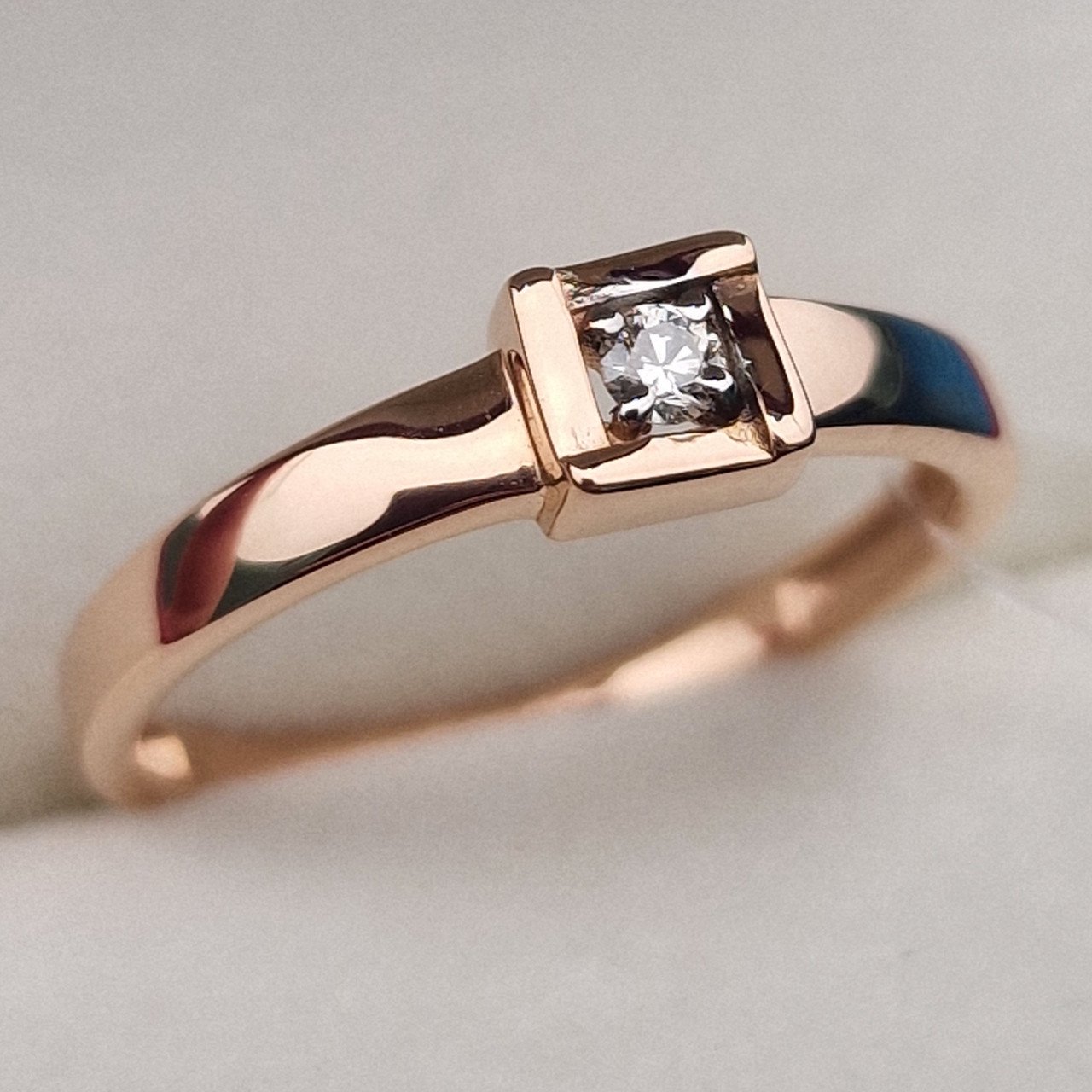 Кольцо Deimantas 100067985 18р 2,05гр 0,06ct. купить,NaN