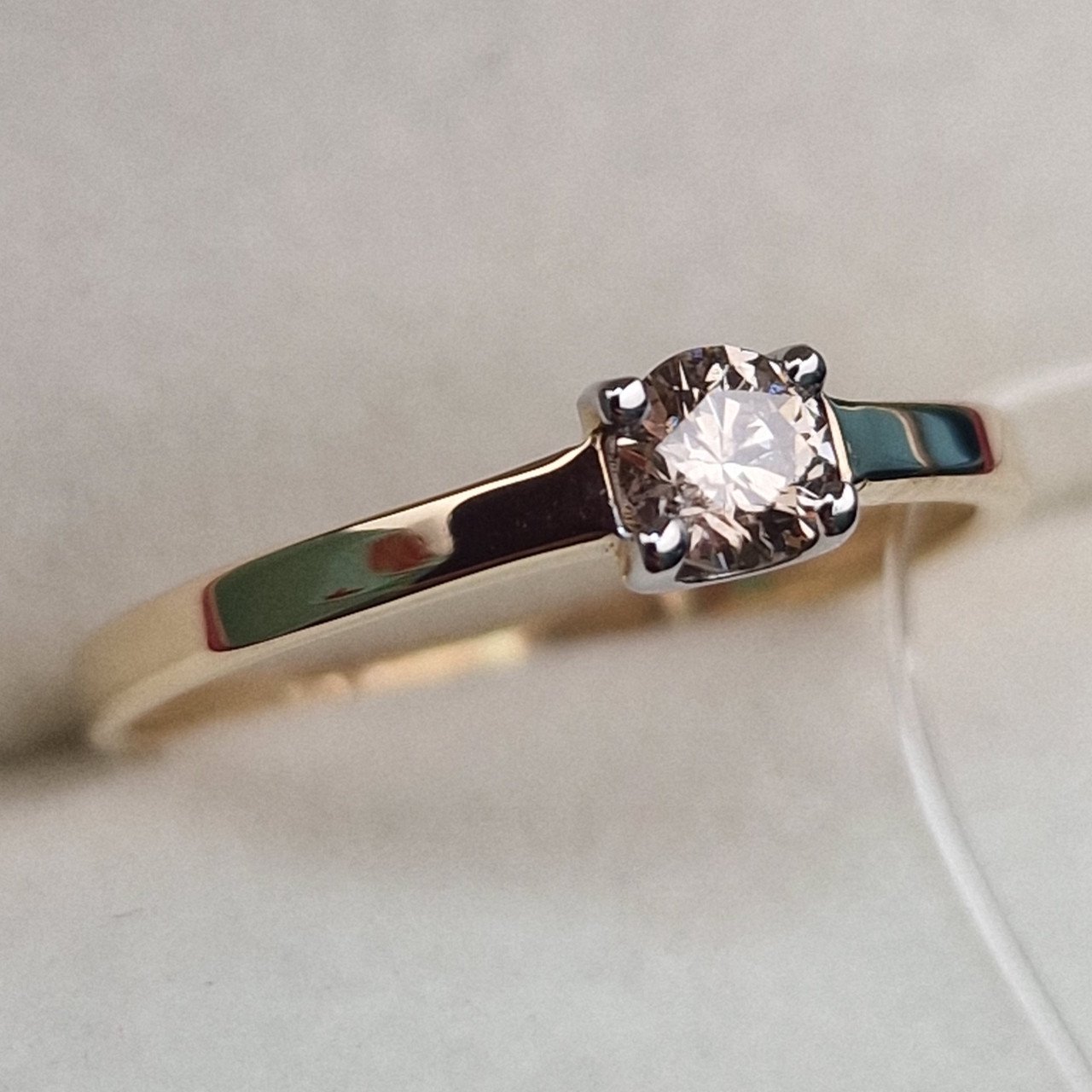Кольцо Deimantas 100068035 16,5р 1,17гр 0,234ct. купить,NaN
