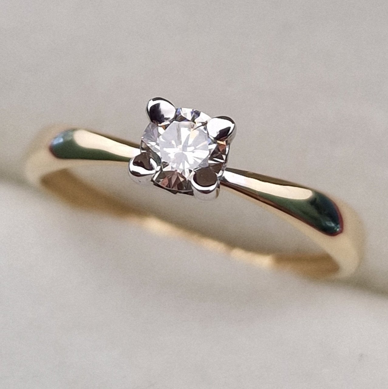 Кольцо Deimantas 100358665 15р 0,86гр 0,185ct. купить,NaN