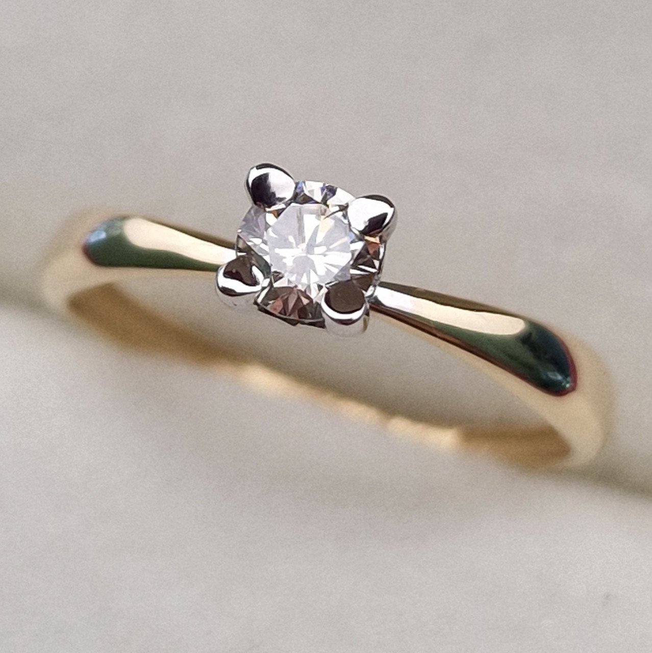 Кольцо Deimantas 100358665 15р 0,86гр 0,185ct. купить,NaN
