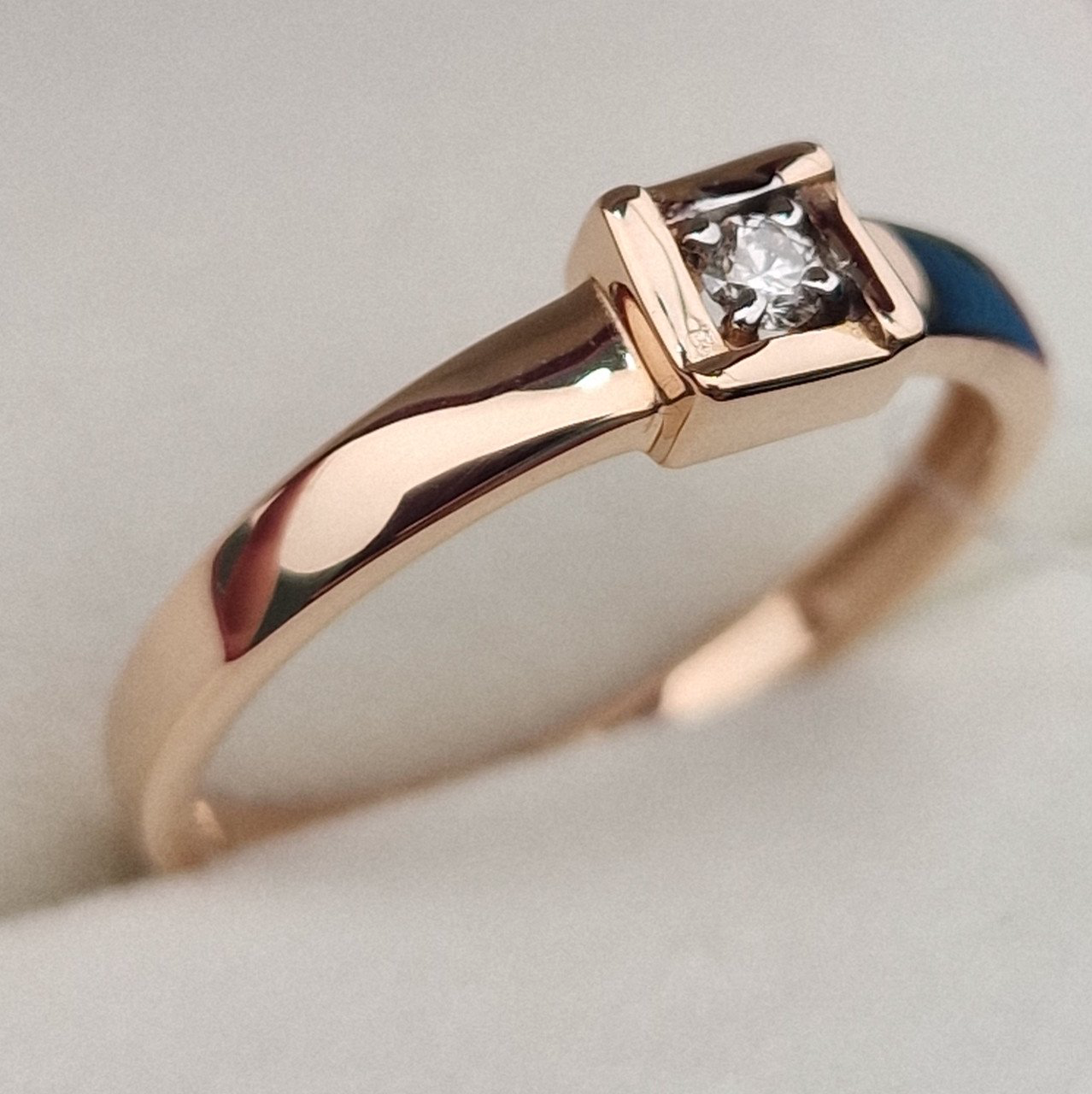 Кольцо Deimantas 100067985 18р 2,05гр 0,06ct. купить,NaN