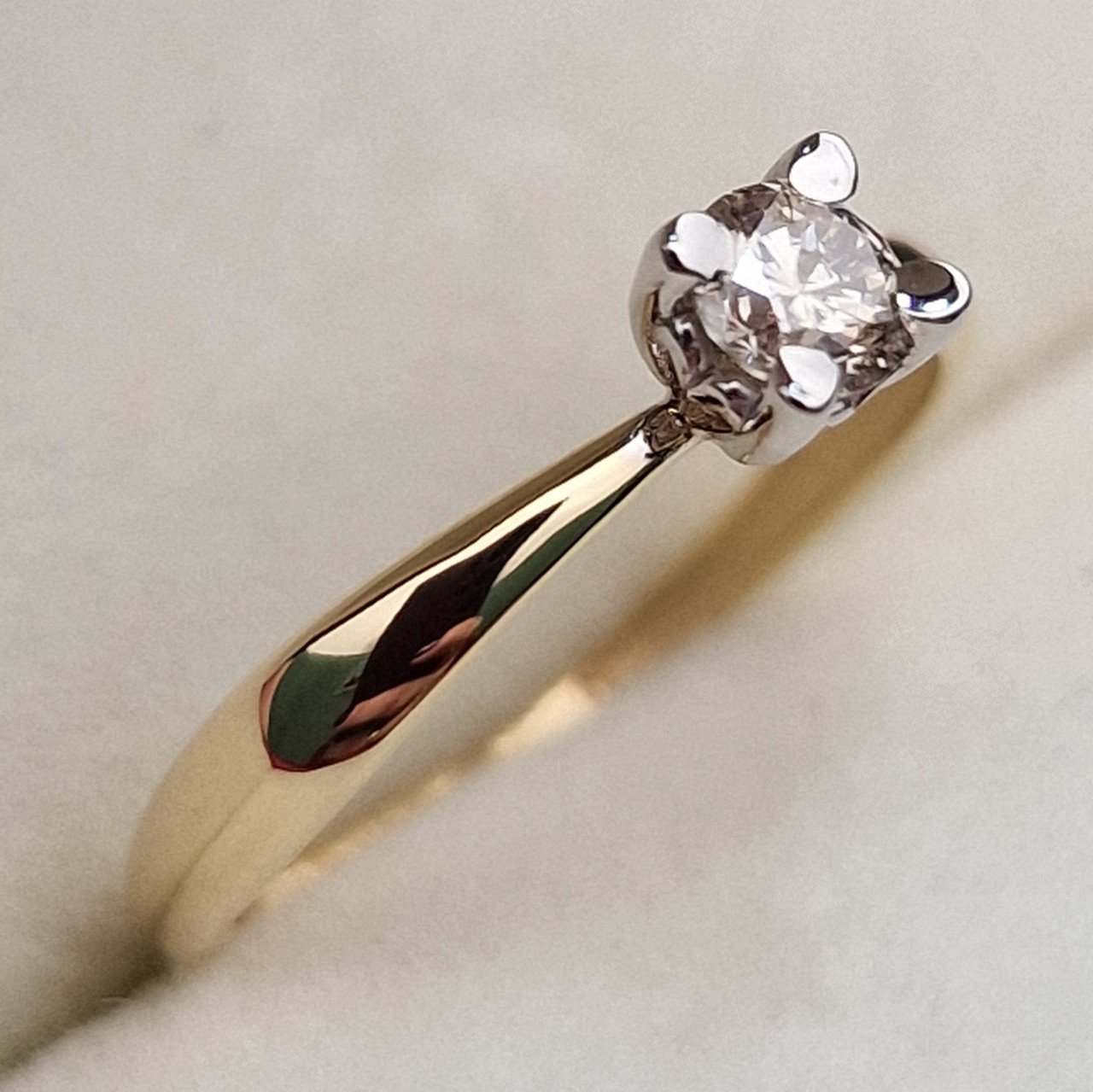 Кольцо Deimantas 100358665 15р 0,86гр 0,185ct. купить,NaN