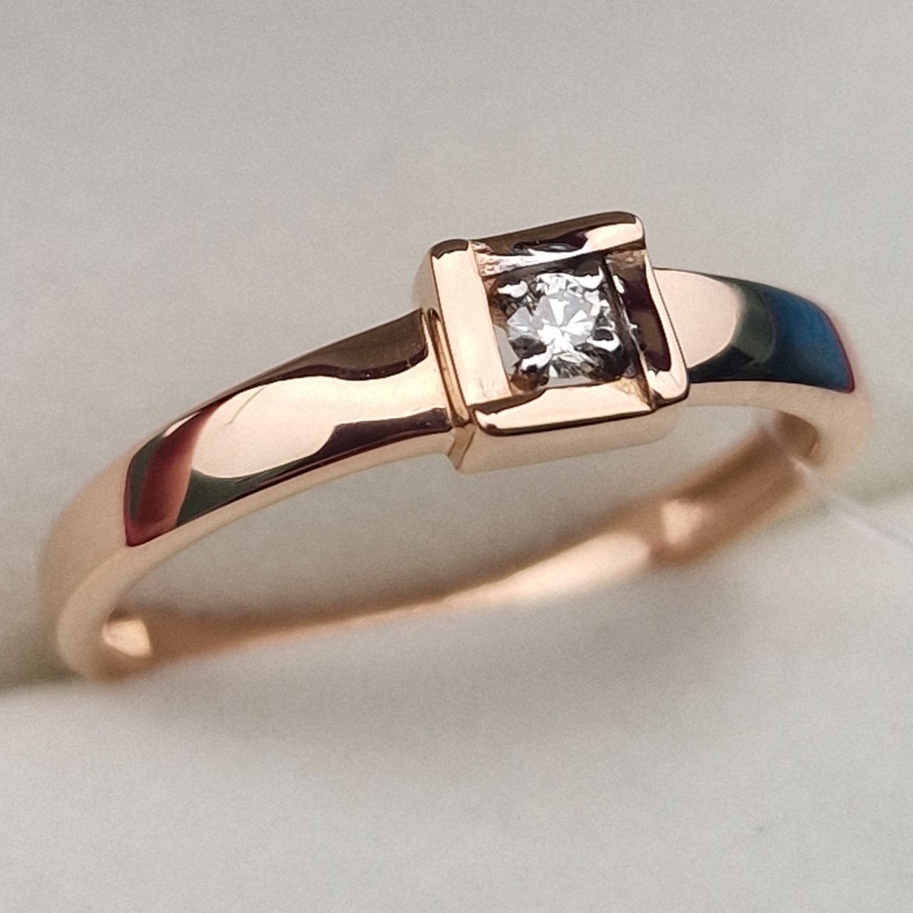 Кольцо Deimantas 100067985 18р 2,05гр 0,06ct. купить,NaN
