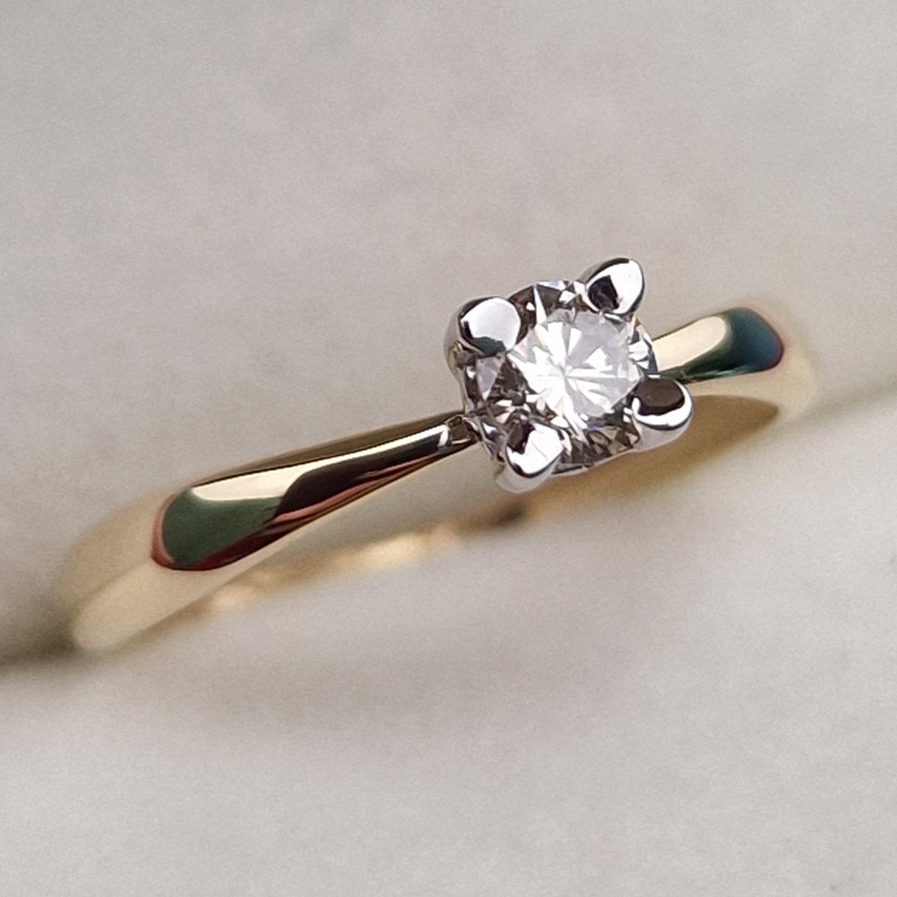 Кольцо Deimantas 100358665 15р 0,86гр 0,185ct. купить,NaN