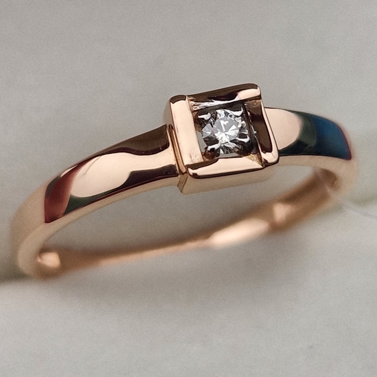 Кольцо Deimantas 100067985 18р 2,05гр 0,06ct. купить,NaN