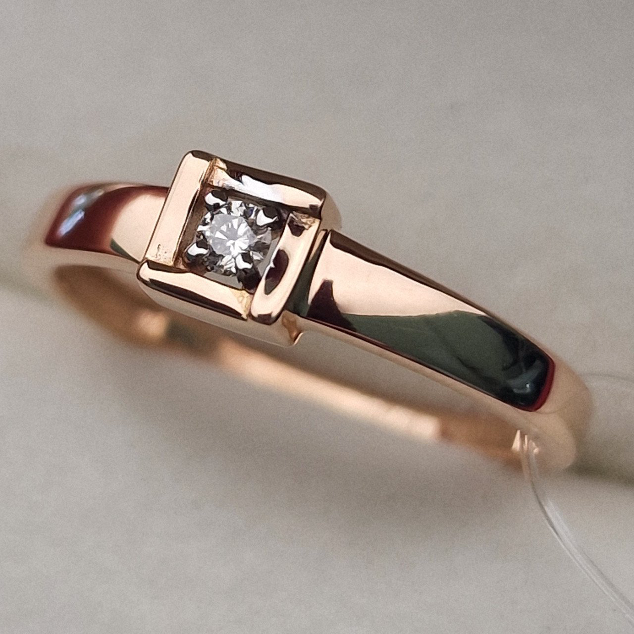 Кольцо Deimantas 100067985 18р 2,05гр 0,06ct. купить,NaN