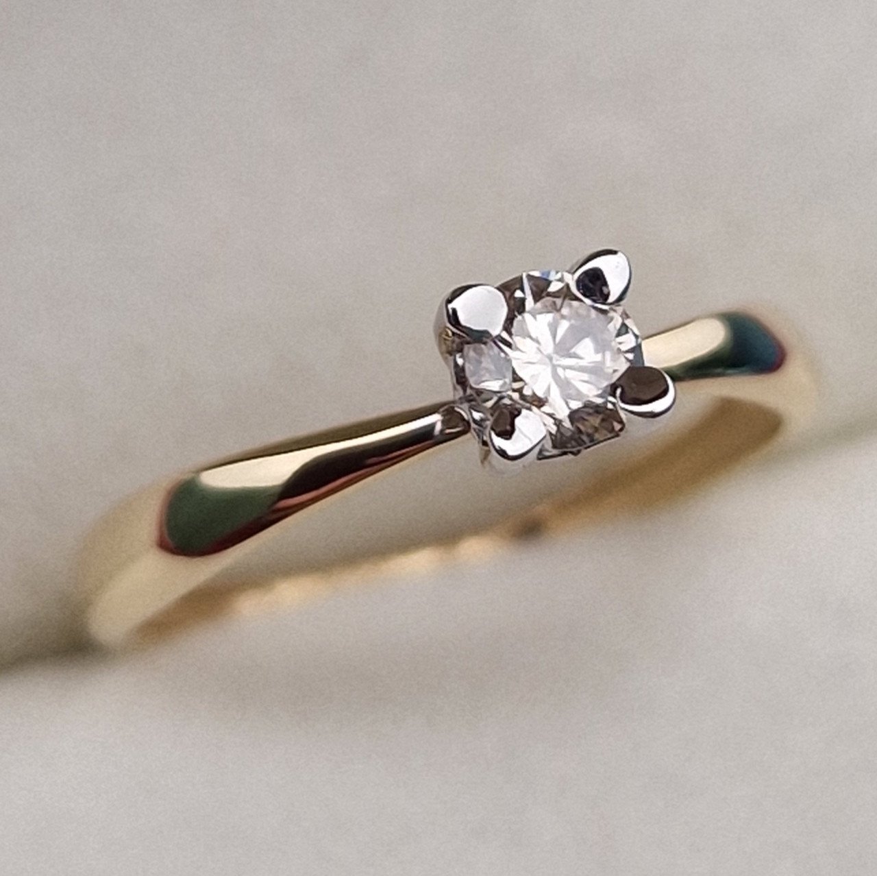 Кольцо Deimantas 100358665 15р 0,86гр 0,185ct. купить,NaN
