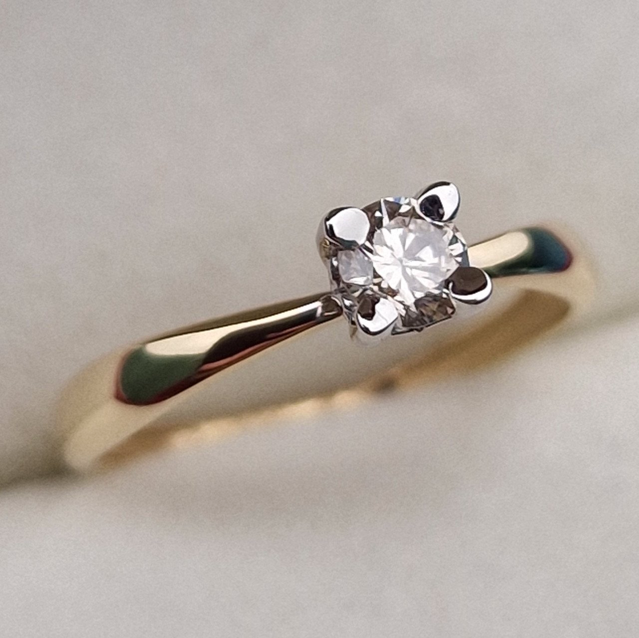 Кольцо Deimantas 100358665 15р 0,86гр 0,185ct. купить,NaN