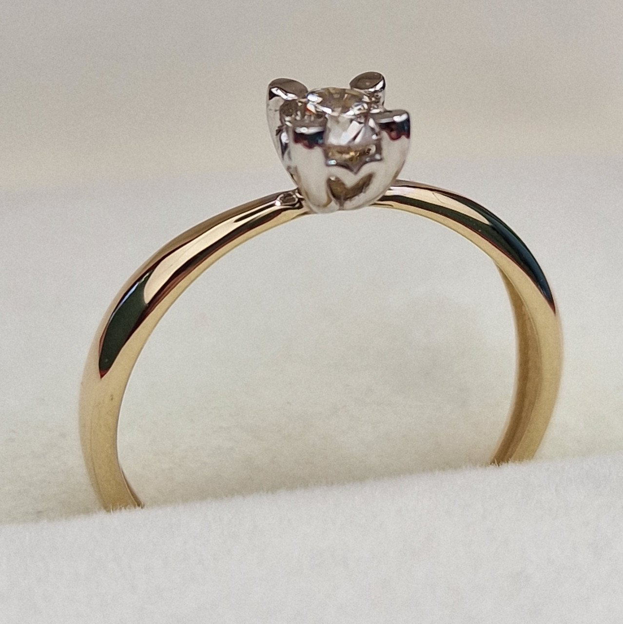 Кольцо Deimantas 100358665 15р 0,86гр 0,185ct. купить,NaN