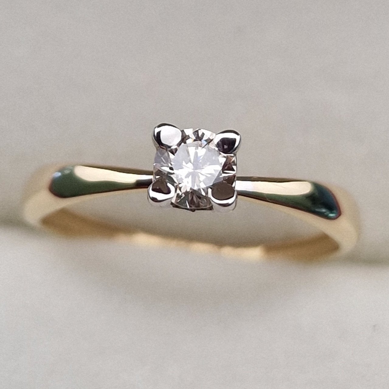 Кольцо Deimantas 100358665 15р 0,86гр 0,185ct. купить,NaN