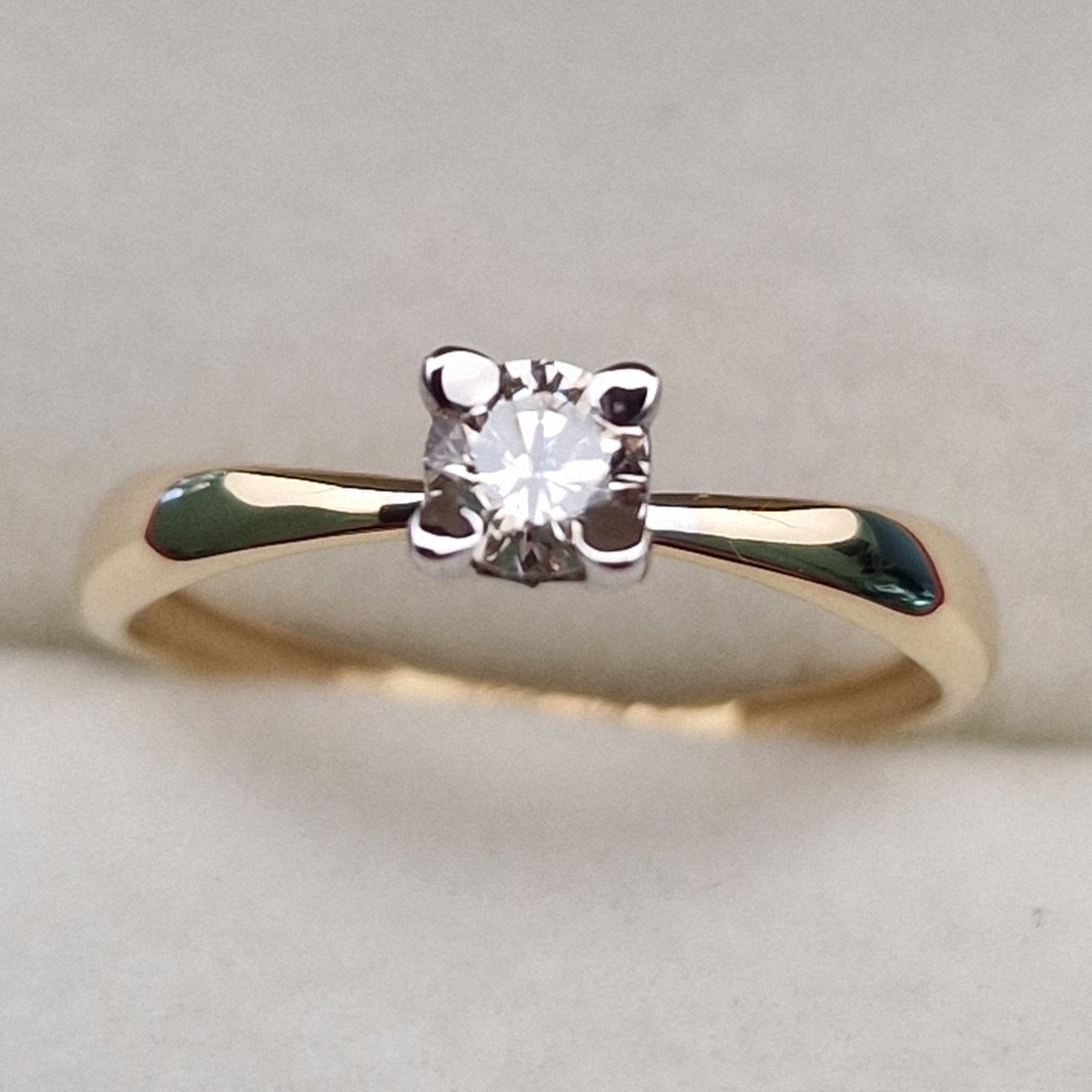 Кольцо Deimantas 100358665 15р 0,86гр 0,185ct. купить,NaN