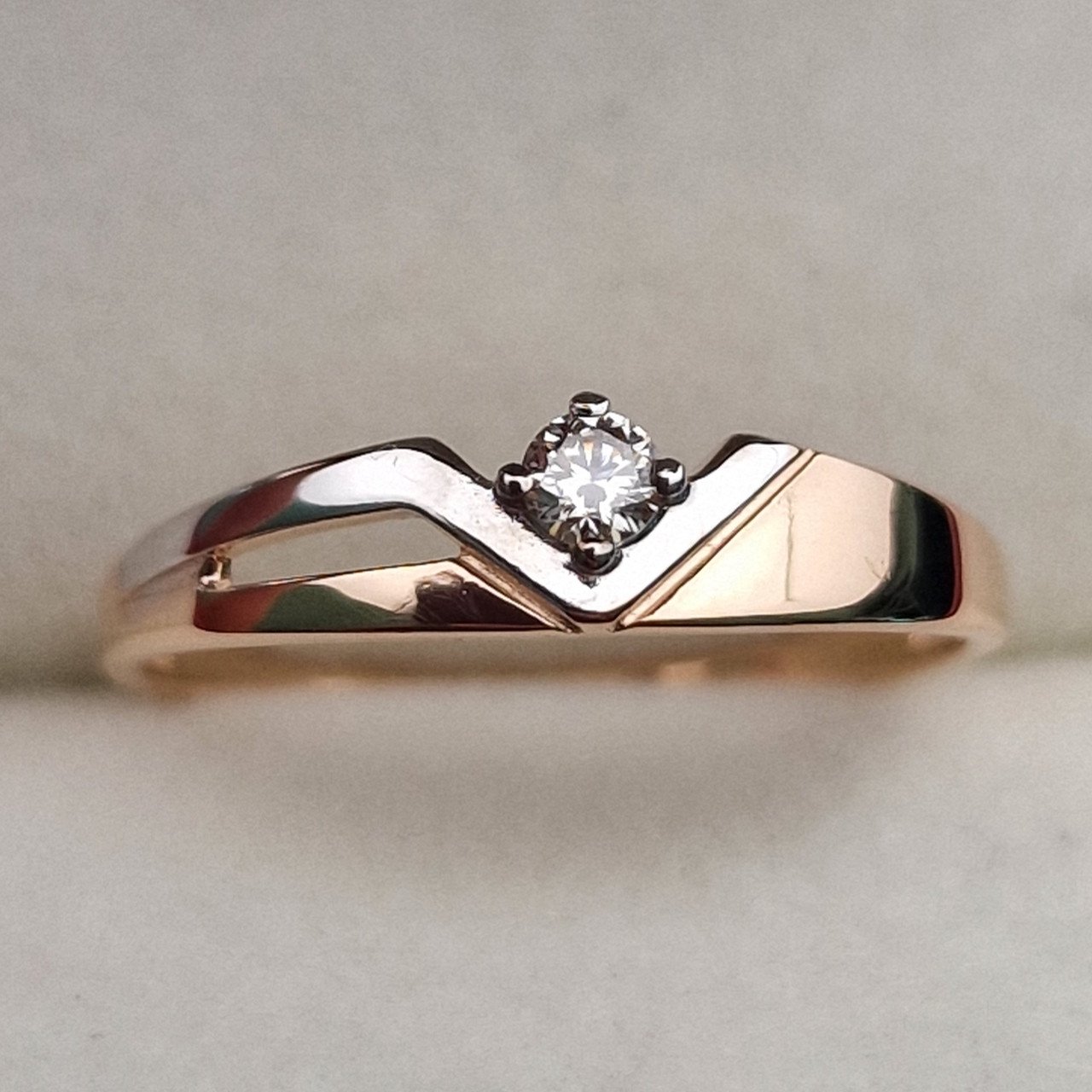 Кольцо Deimantas 100358674 16р 1,08гр 0,061ct. купить,NaN