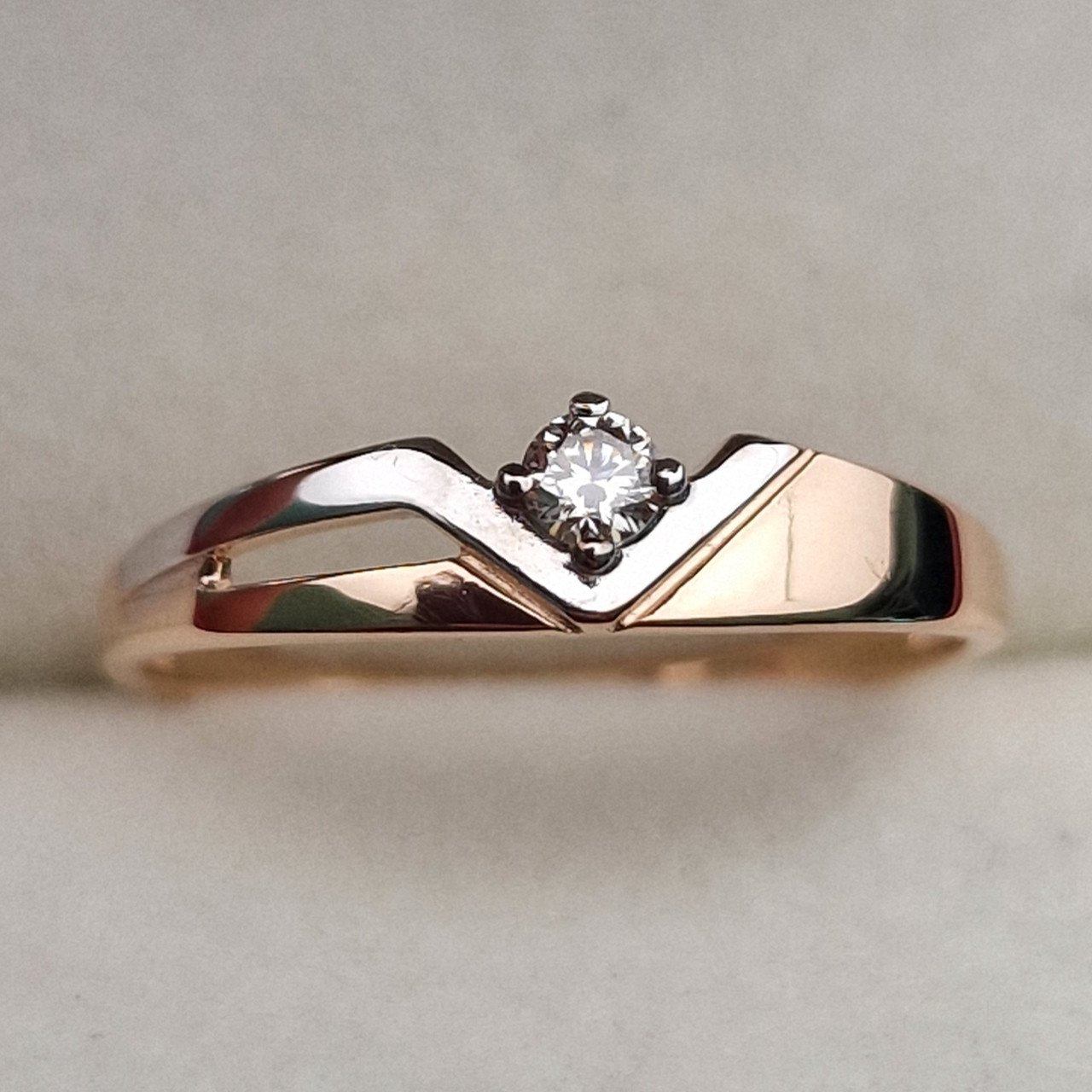 Кольцо Deimantas 100358674 16р 1,08гр 0,061ct. купить,NaN
