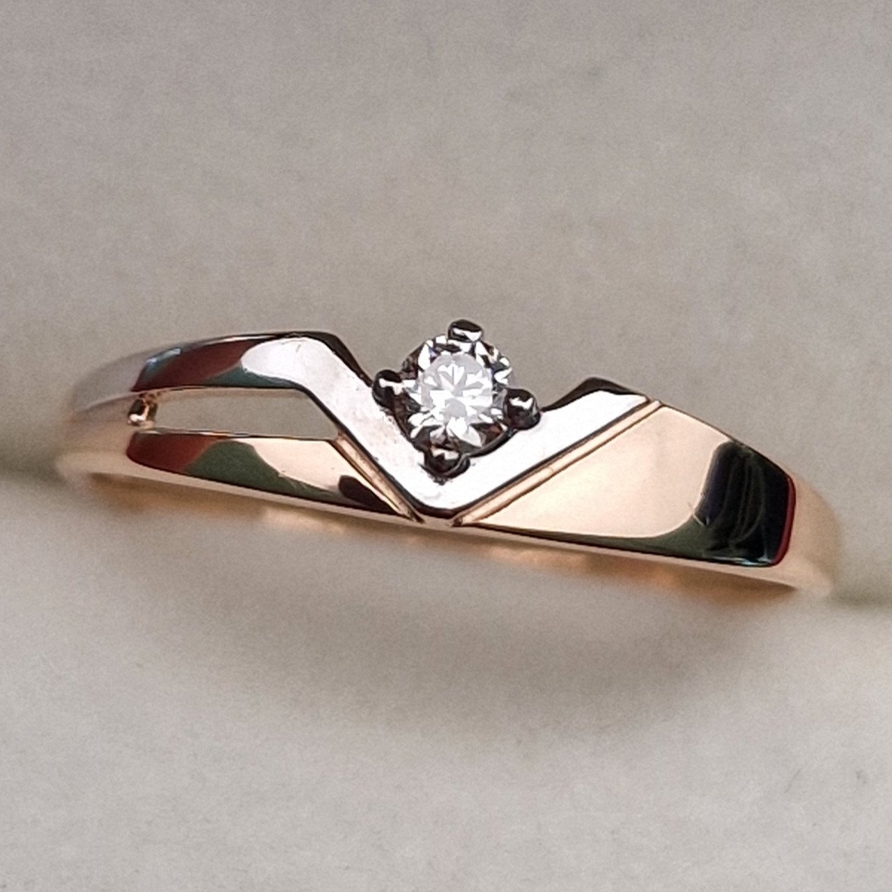 Кольцо Deimantas 100358674 16р 1,08гр 0,061ct. купить,NaN