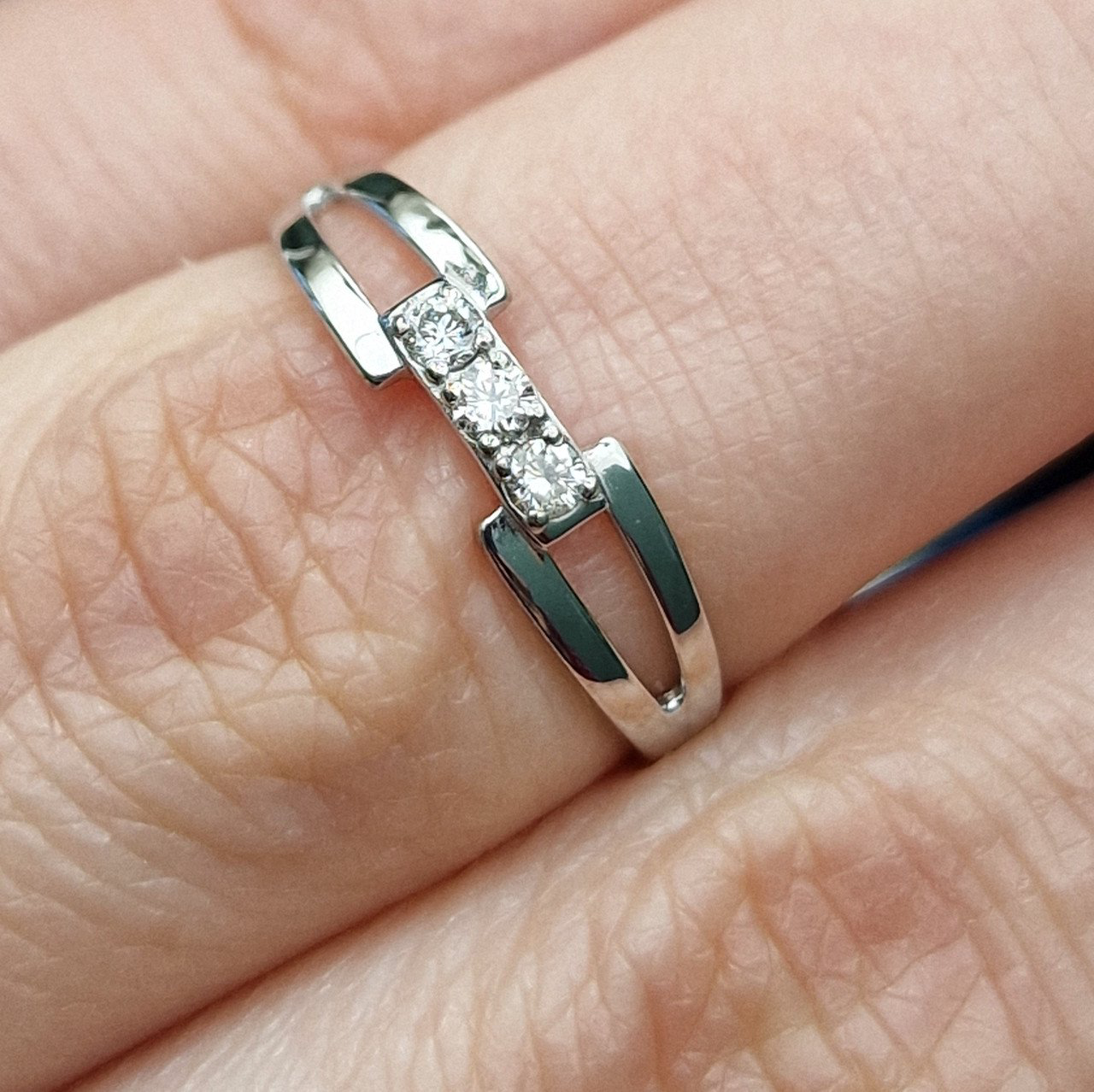 Кольцо Deimantas 100358687 16р 1,13гр 0,088ct. купить,NaN