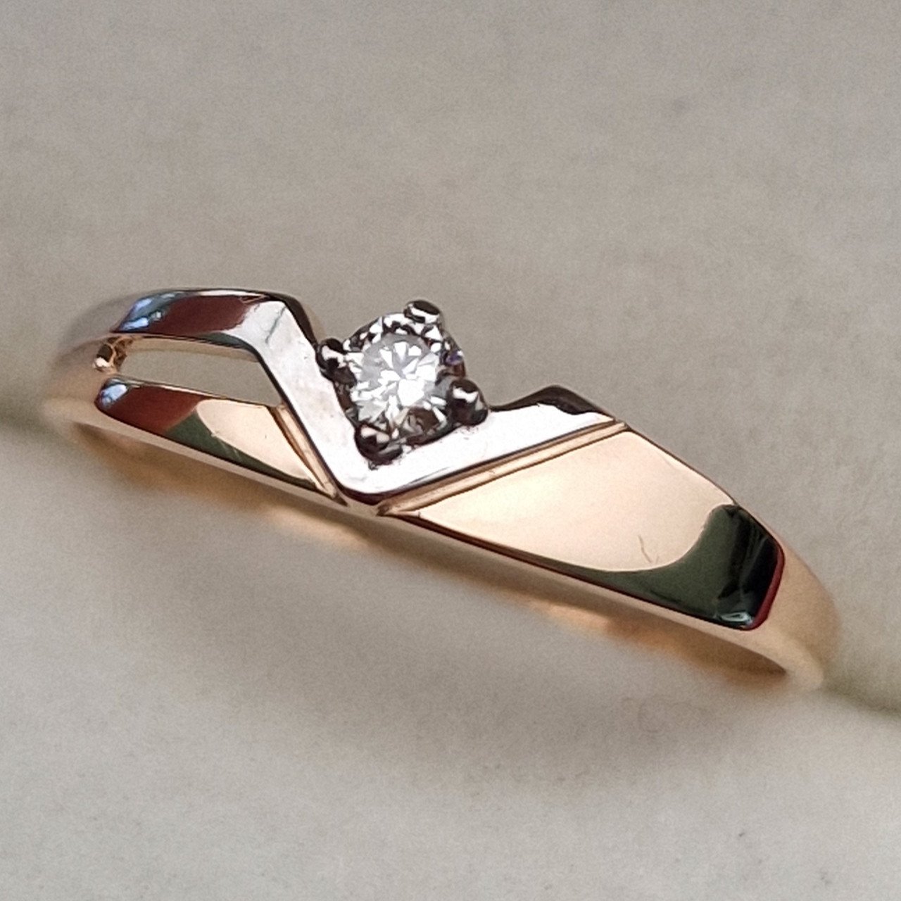 Кольцо Deimantas 100358674 16р 1,08гр 0,061ct. купить,NaN