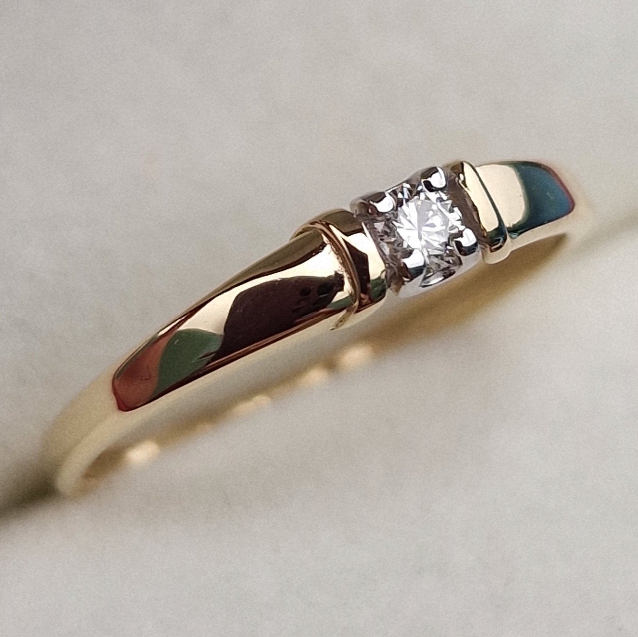 Кольцо Deimantas 100358673 16,5р 0,87гр 0,06ct. купить,NaN