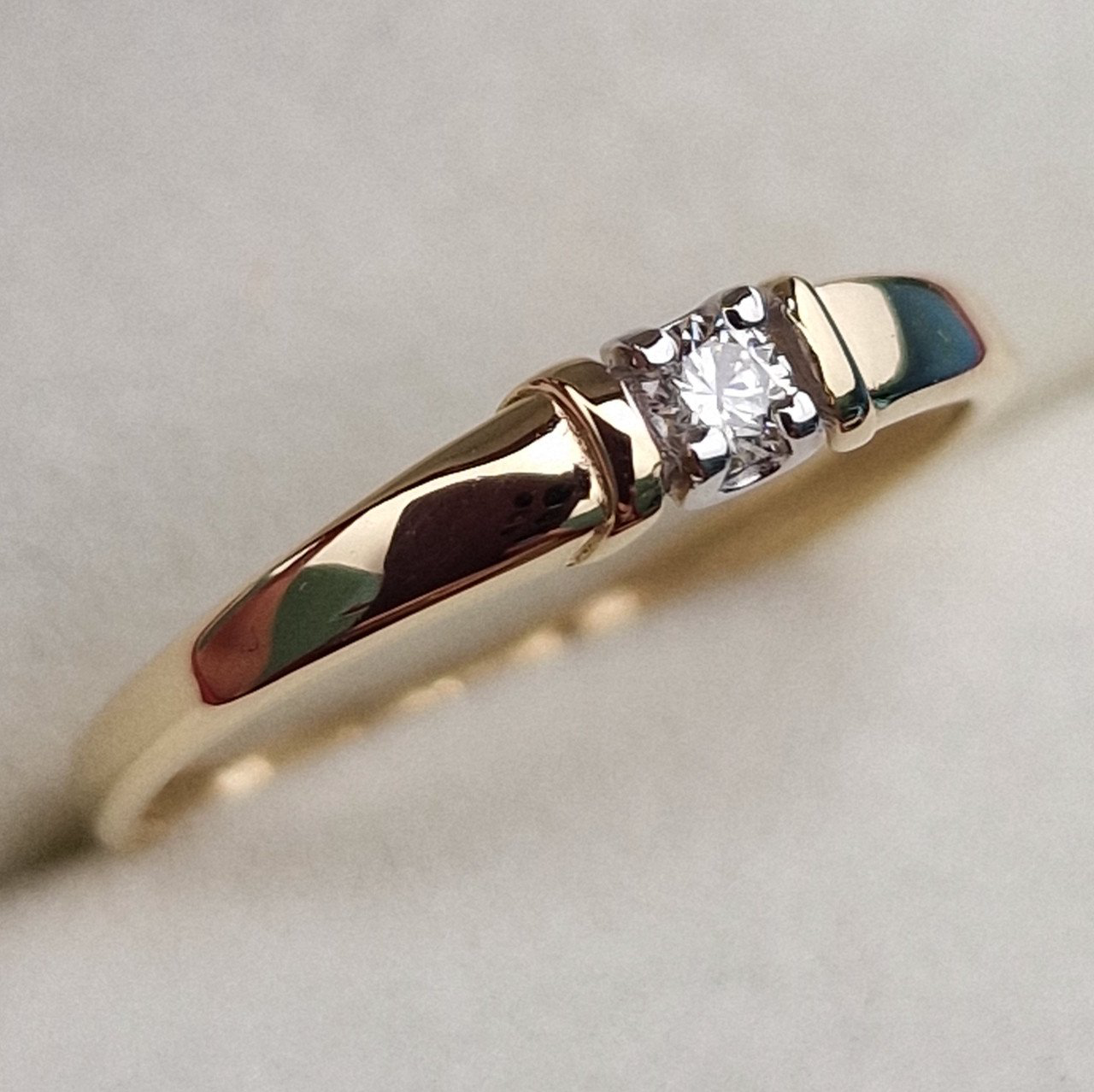Кольцо Deimantas 100358673 16,5р 0,87гр 0,06ct. купить,NaN