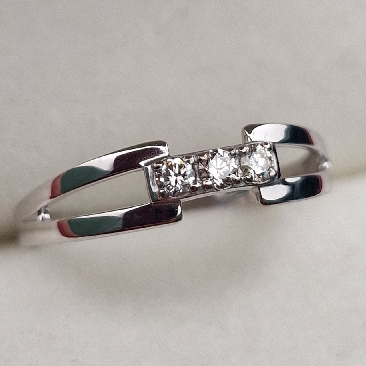 Кольцо Deimantas 100358687 16р 1,13гр 0,088ct. купить,NaN