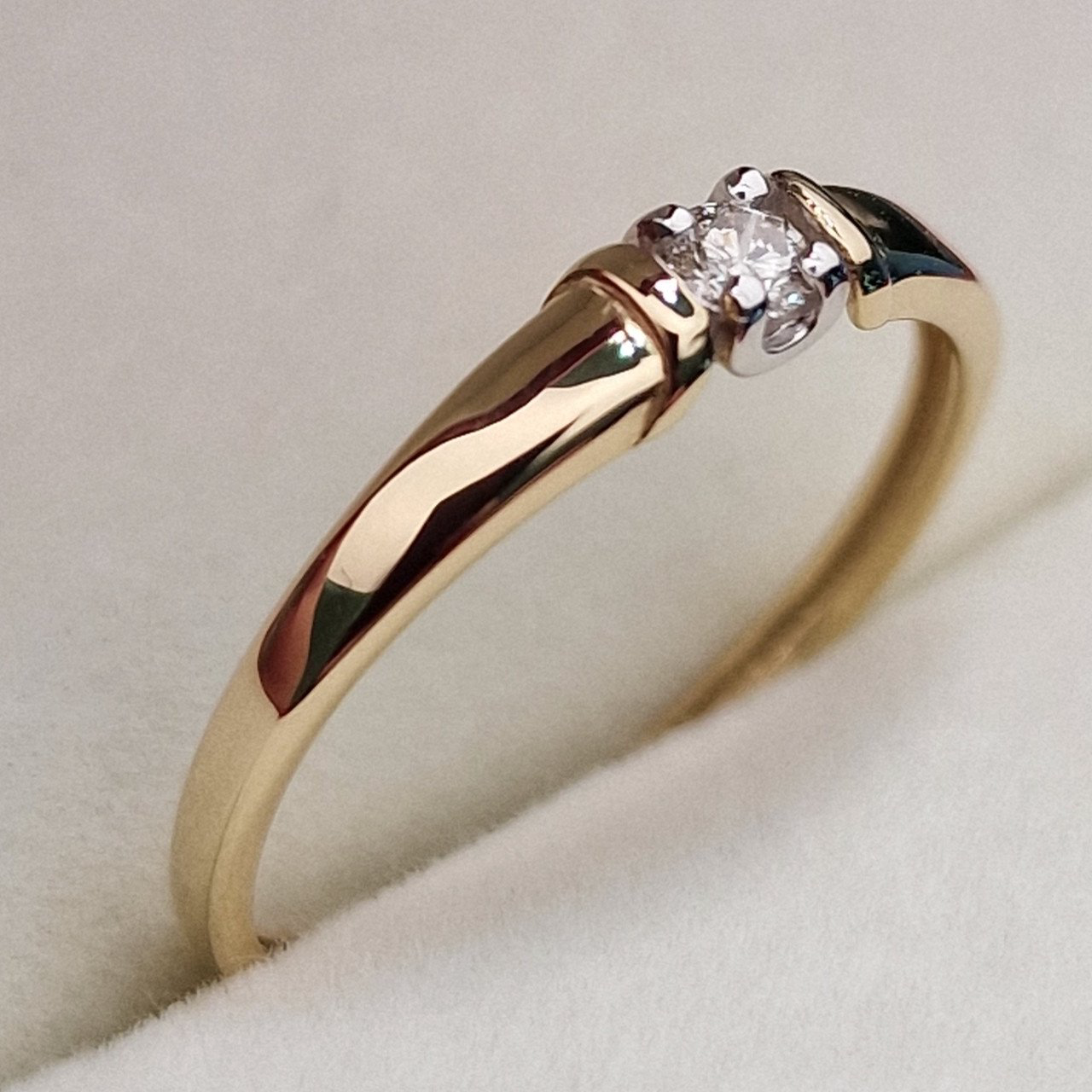 Кольцо Deimantas 100358673 16,5р 0,87гр 0,06ct. купить,NaN