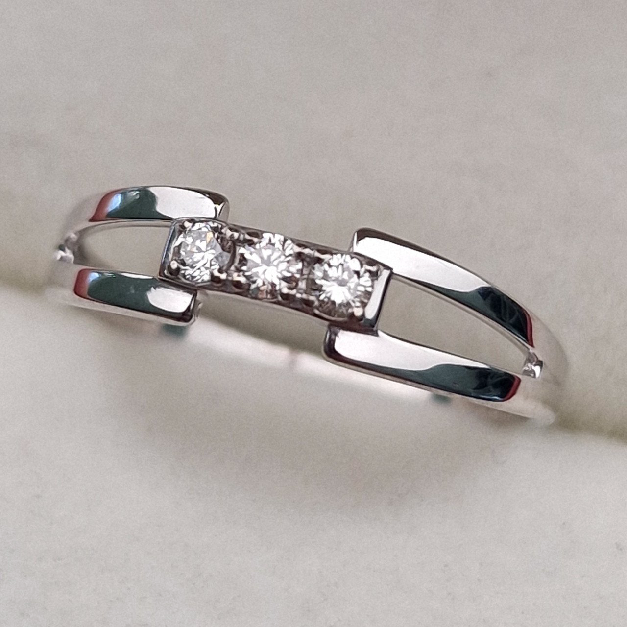 Кольцо Deimantas 100358687 16р 1,13гр 0,088ct. купить,NaN