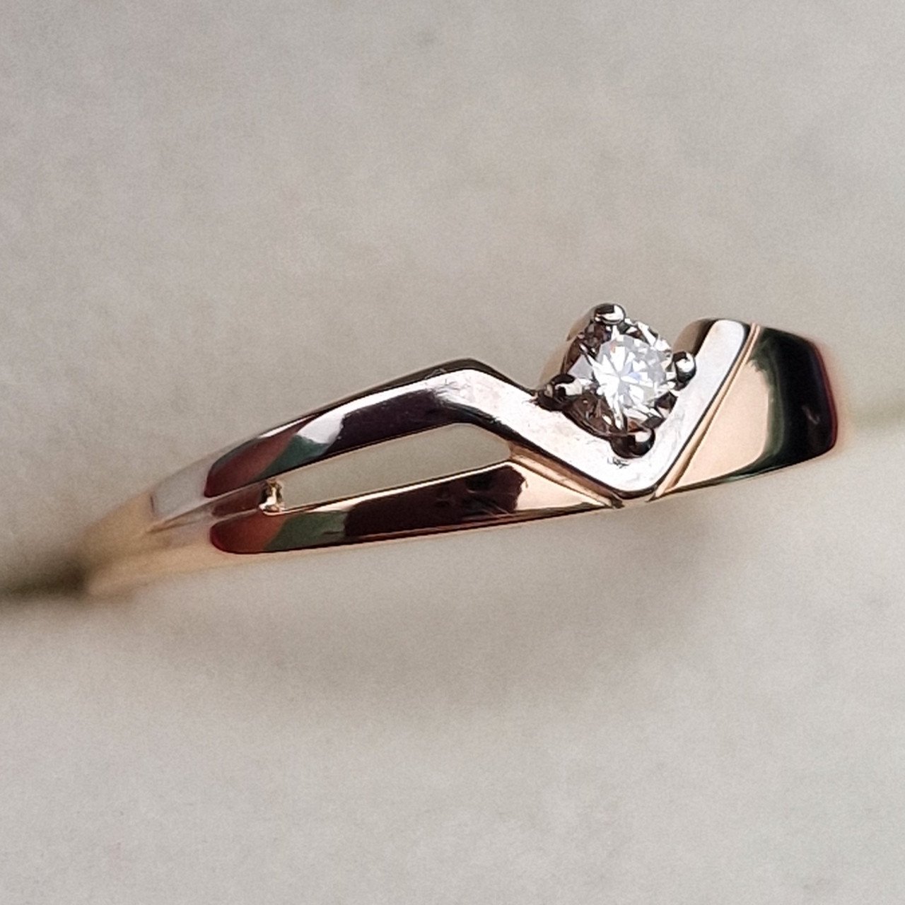 Кольцо Deimantas 100358674 16р 1,08гр 0,061ct. купить,NaN