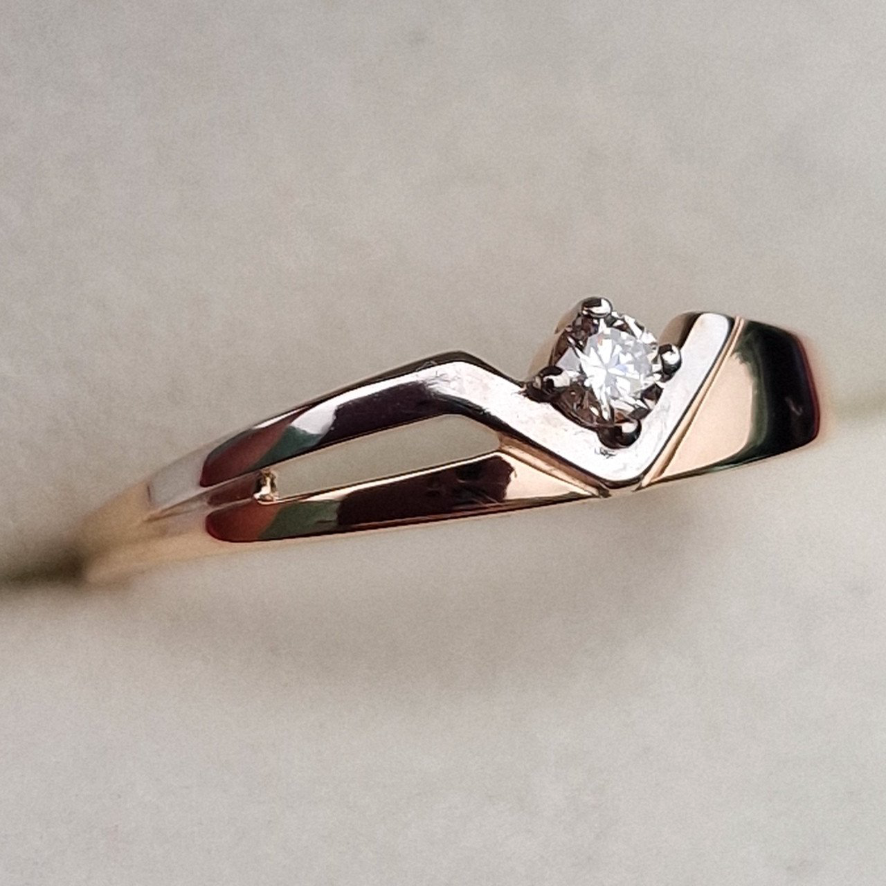 Кольцо Deimantas 100358674 16р 1,08гр 0,061ct. купить,NaN