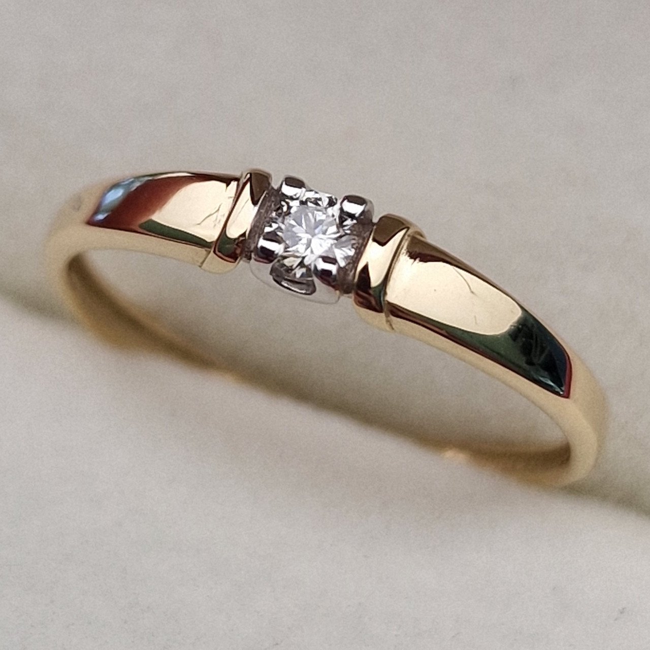 Кольцо Deimantas 100358673 16,5р 0,87гр 0,06ct. купить,NaN