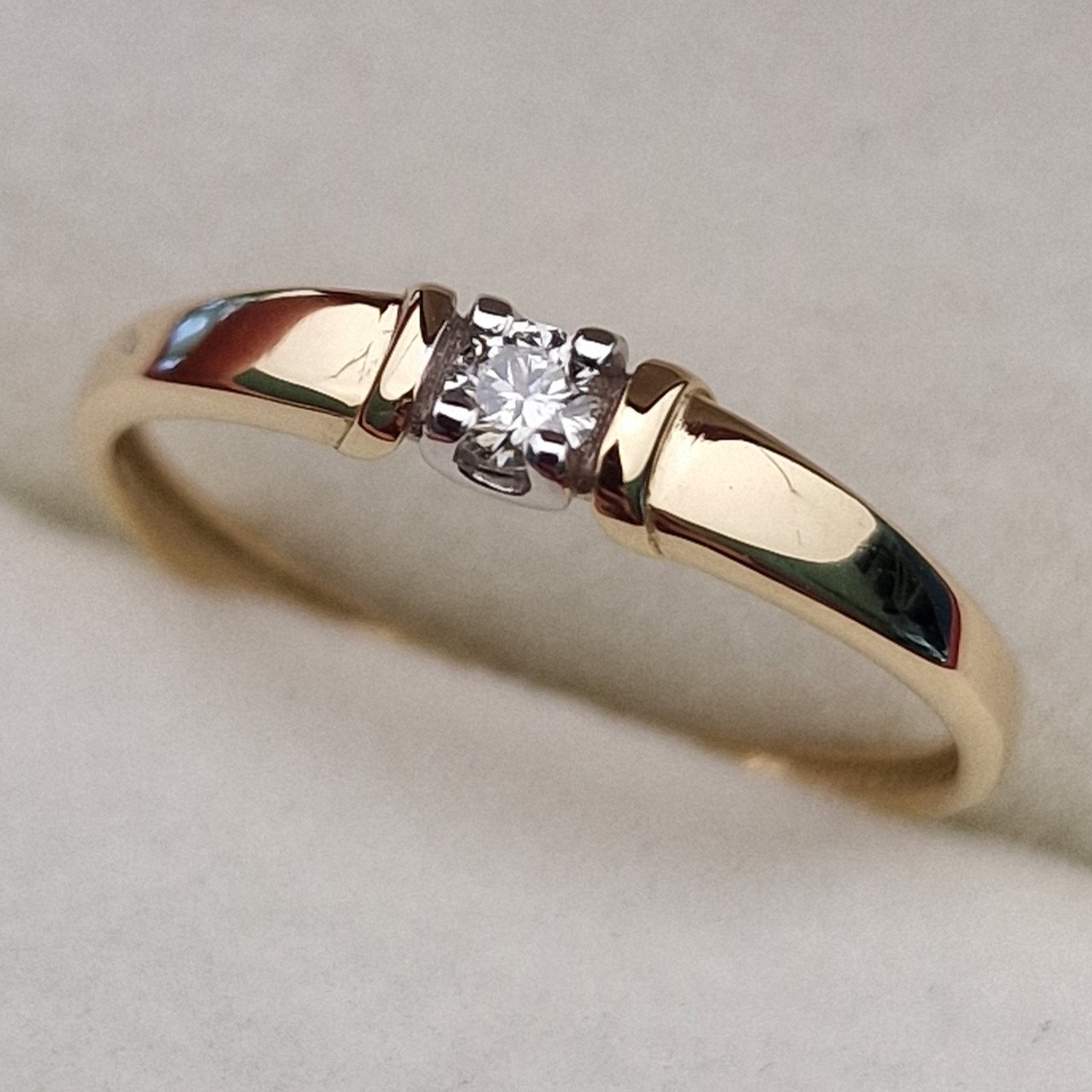 Кольцо Deimantas 100358673 16,5р 0,87гр 0,06ct. купить,NaN