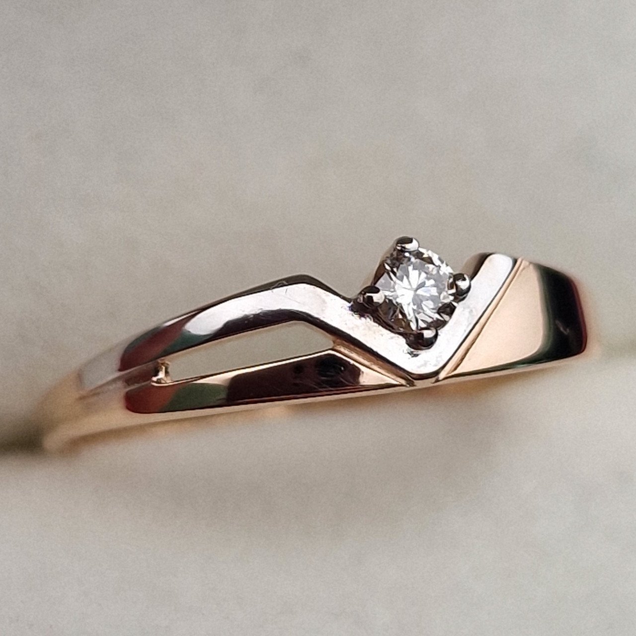 Кольцо Deimantas 100358674 16р 1,08гр 0,061ct. купить,NaN