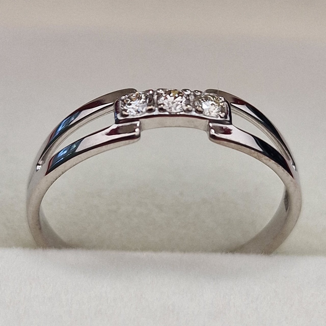 Кольцо Deimantas 100358687 16р 1,13гр 0,088ct. купить,NaN