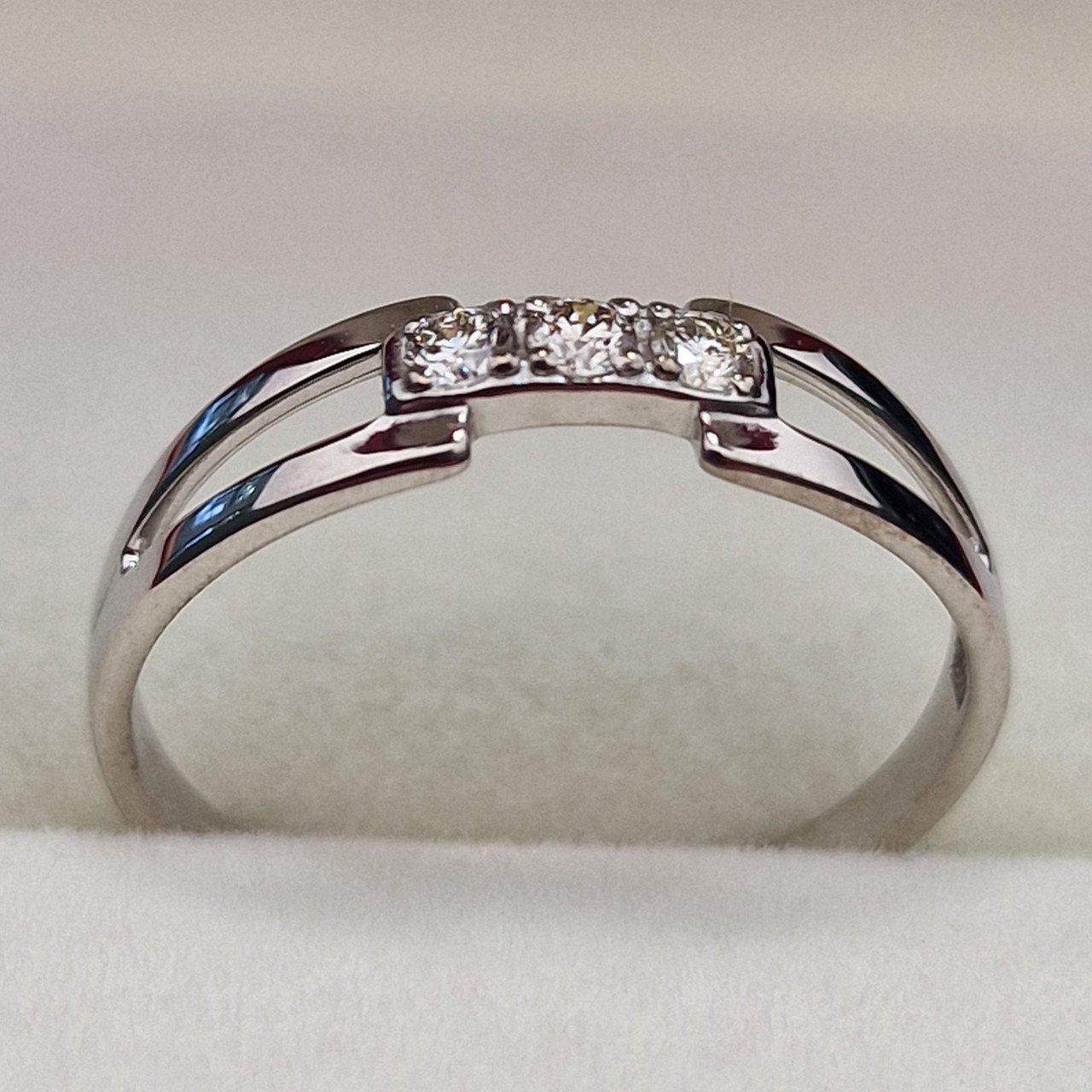 Кольцо Deimantas 100358687 16р 1,13гр 0,088ct. купить,NaN