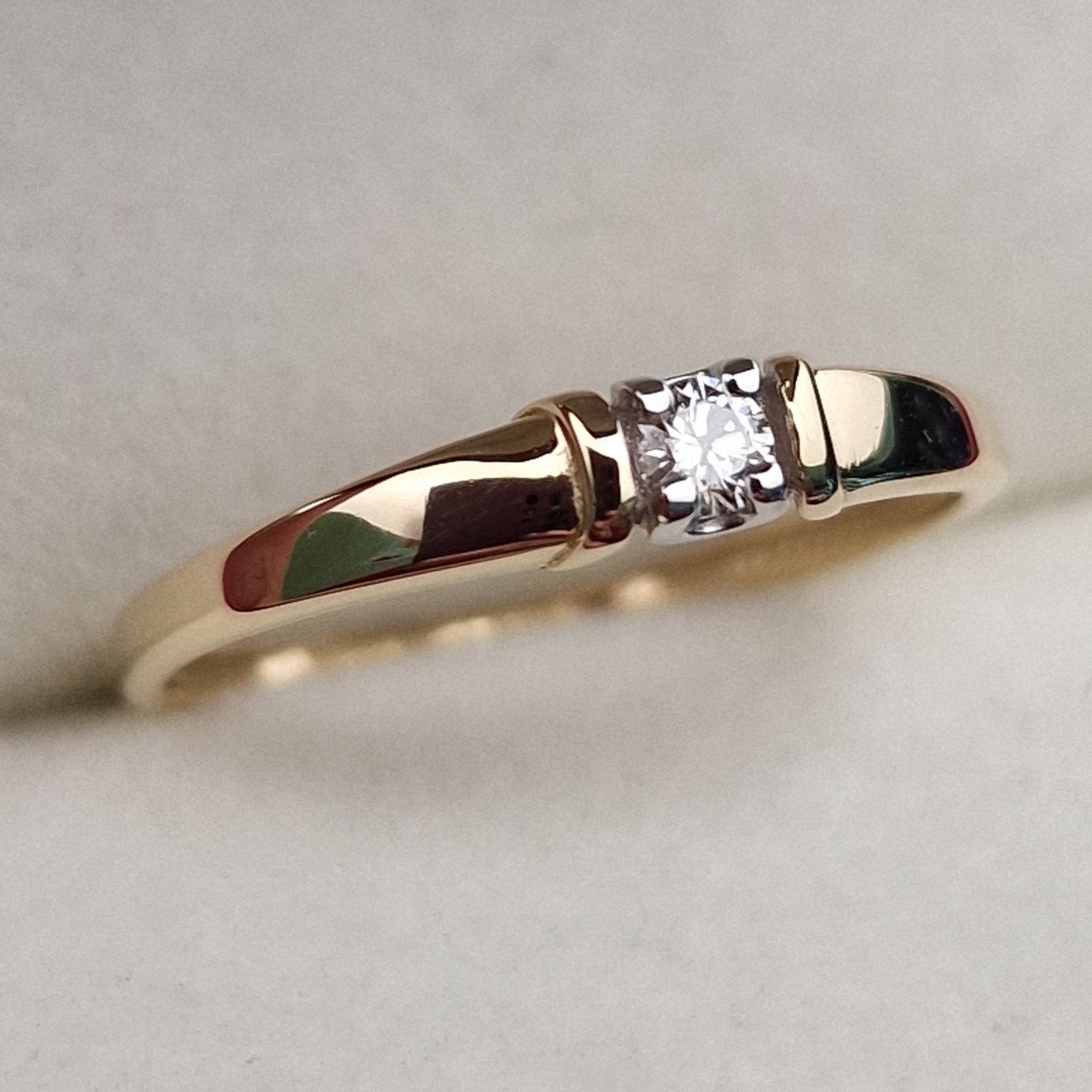 Кольцо Deimantas 100358673 16,5р 0,87гр 0,06ct. купить,NaN