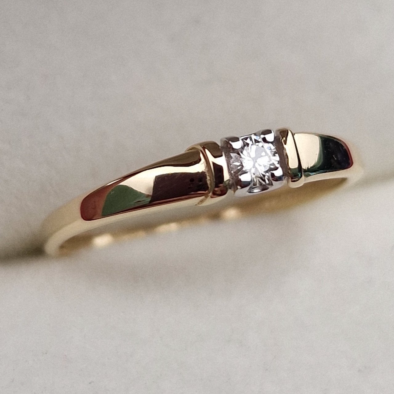 Кольцо Deimantas 100358673 16,5р 0,87гр 0,06ct. купить,NaN