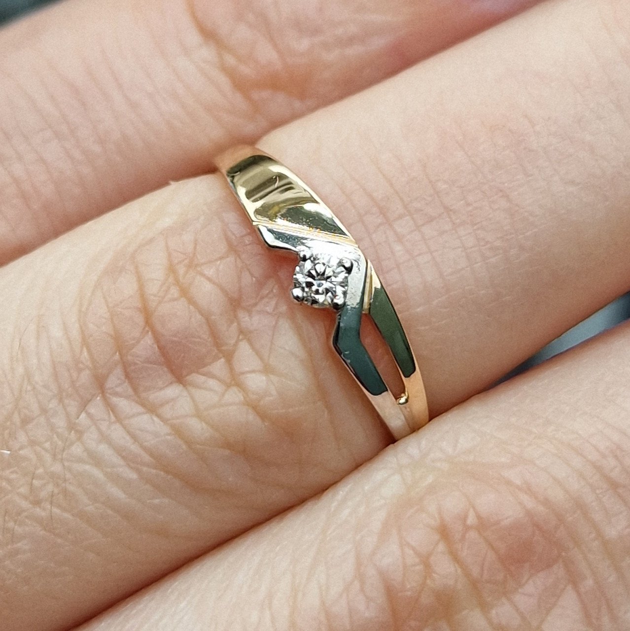 Кольцо Deimantas 100358674 16р 1,08гр 0,061ct. купить,NaN