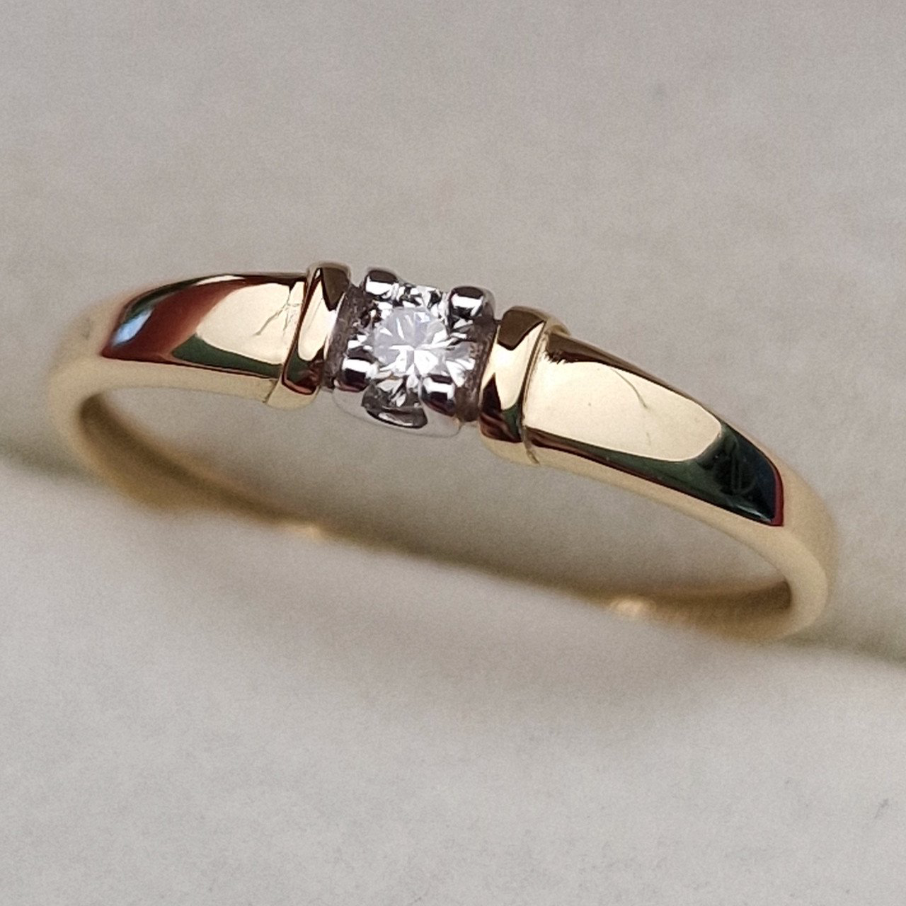 Кольцо Deimantas 100358673 16,5р 0,87гр 0,06ct. купить,NaN