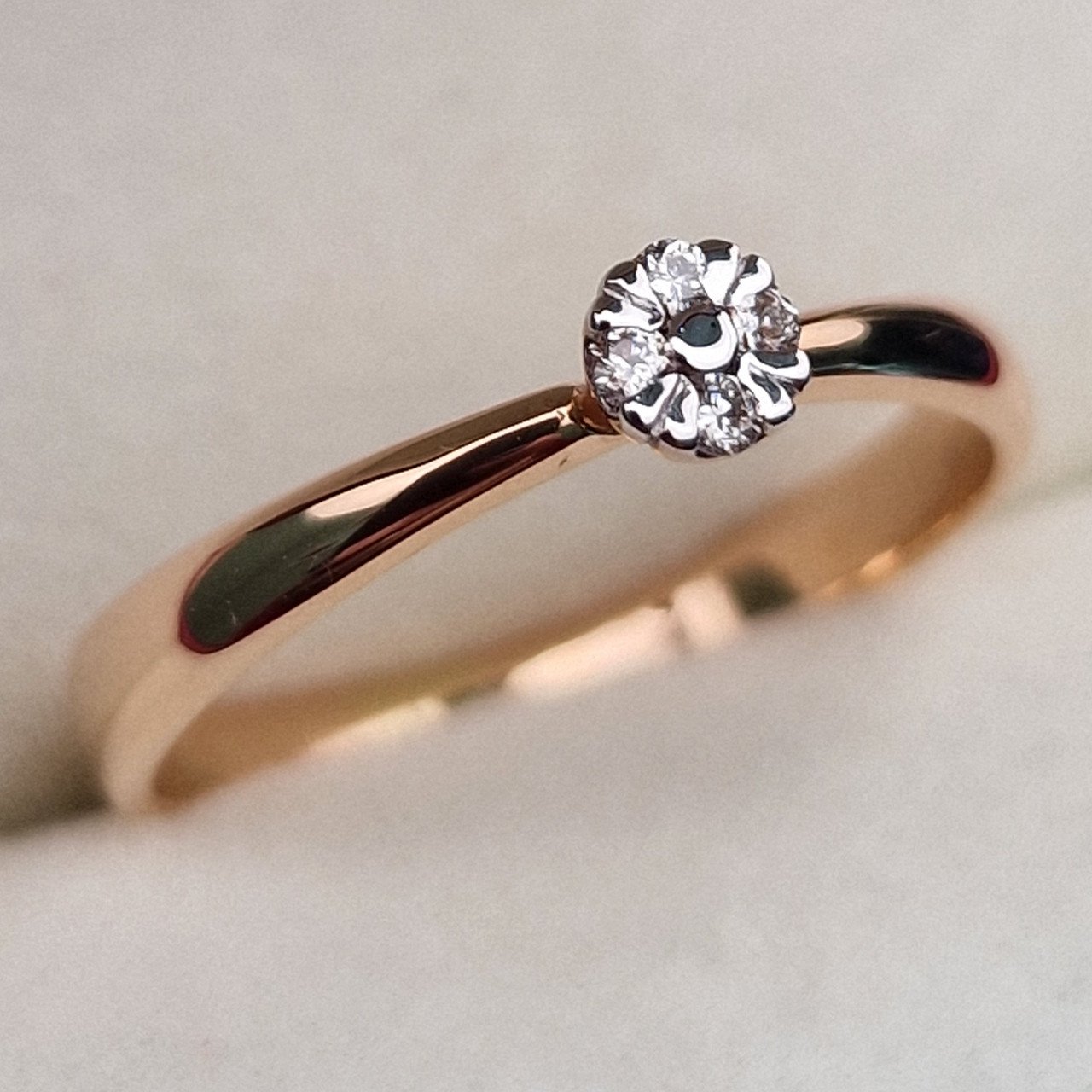 Кольцо Deimantas 100358752 17р 1.81гр 0,051ct. купить,NaN