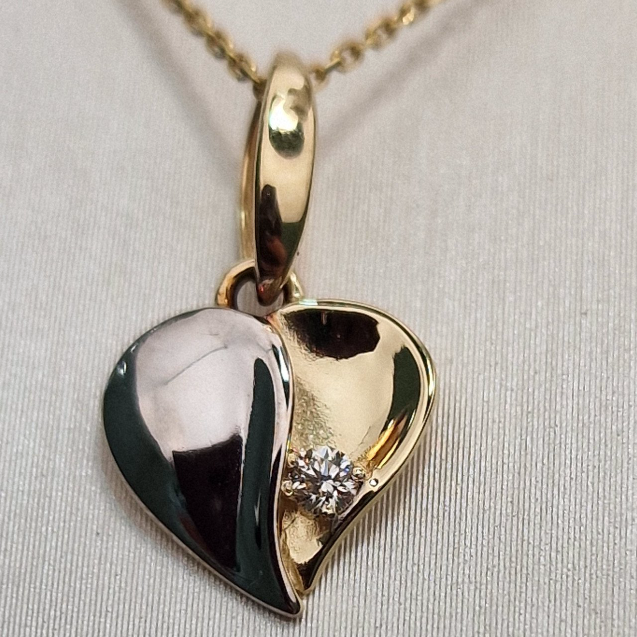 Кулон Deimantas 100358769 0,7гр 0,033ct. купить,NaN