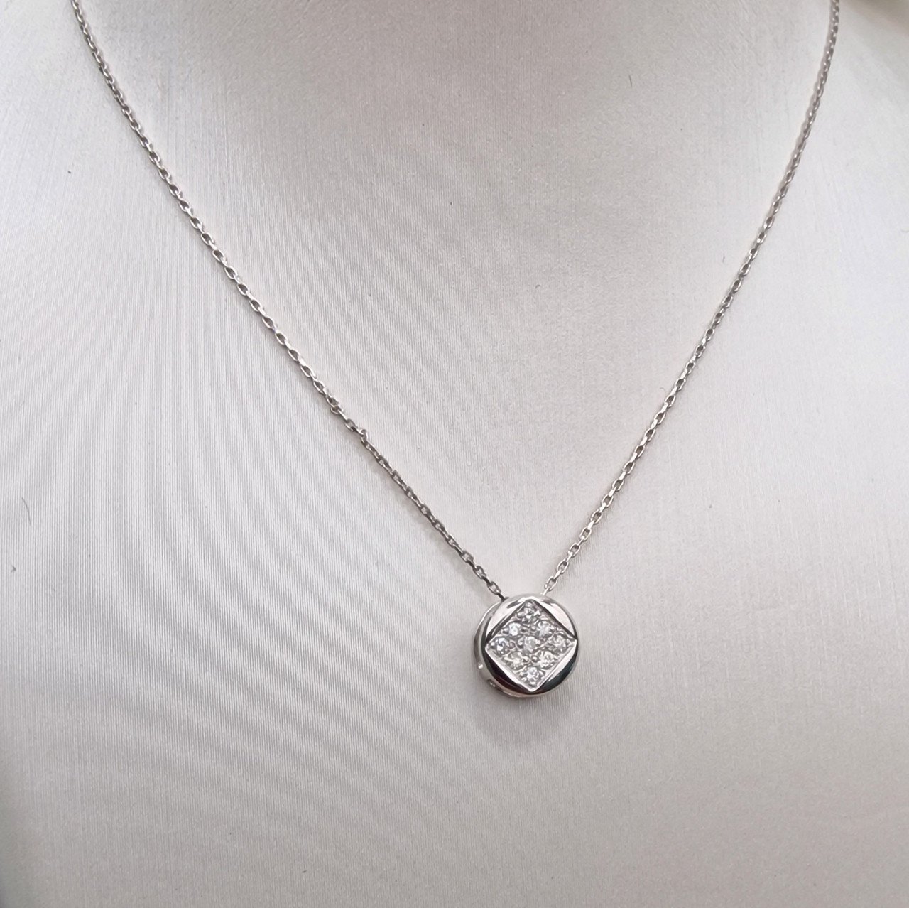 Кулон Deimantas 100358793 0.76гр 0,072ct. купить,NaN