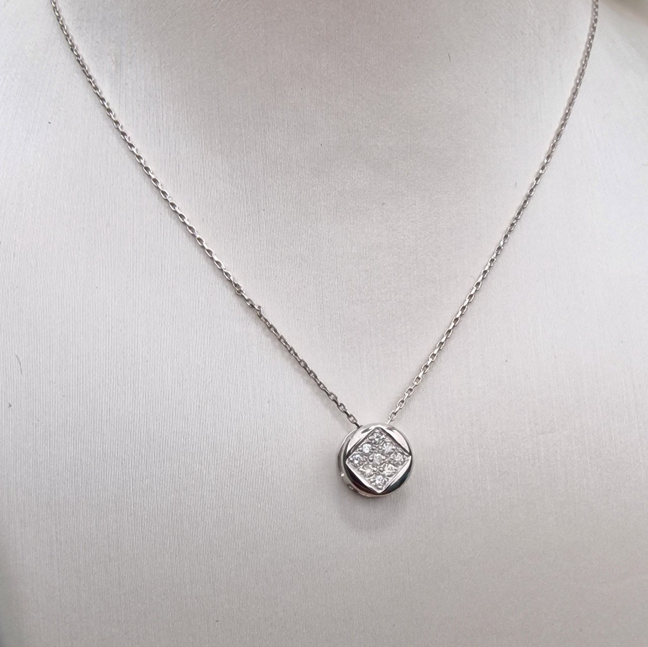 Кулон Deimantas 100358793 0.76гр 0,072ct. купить,NaN
